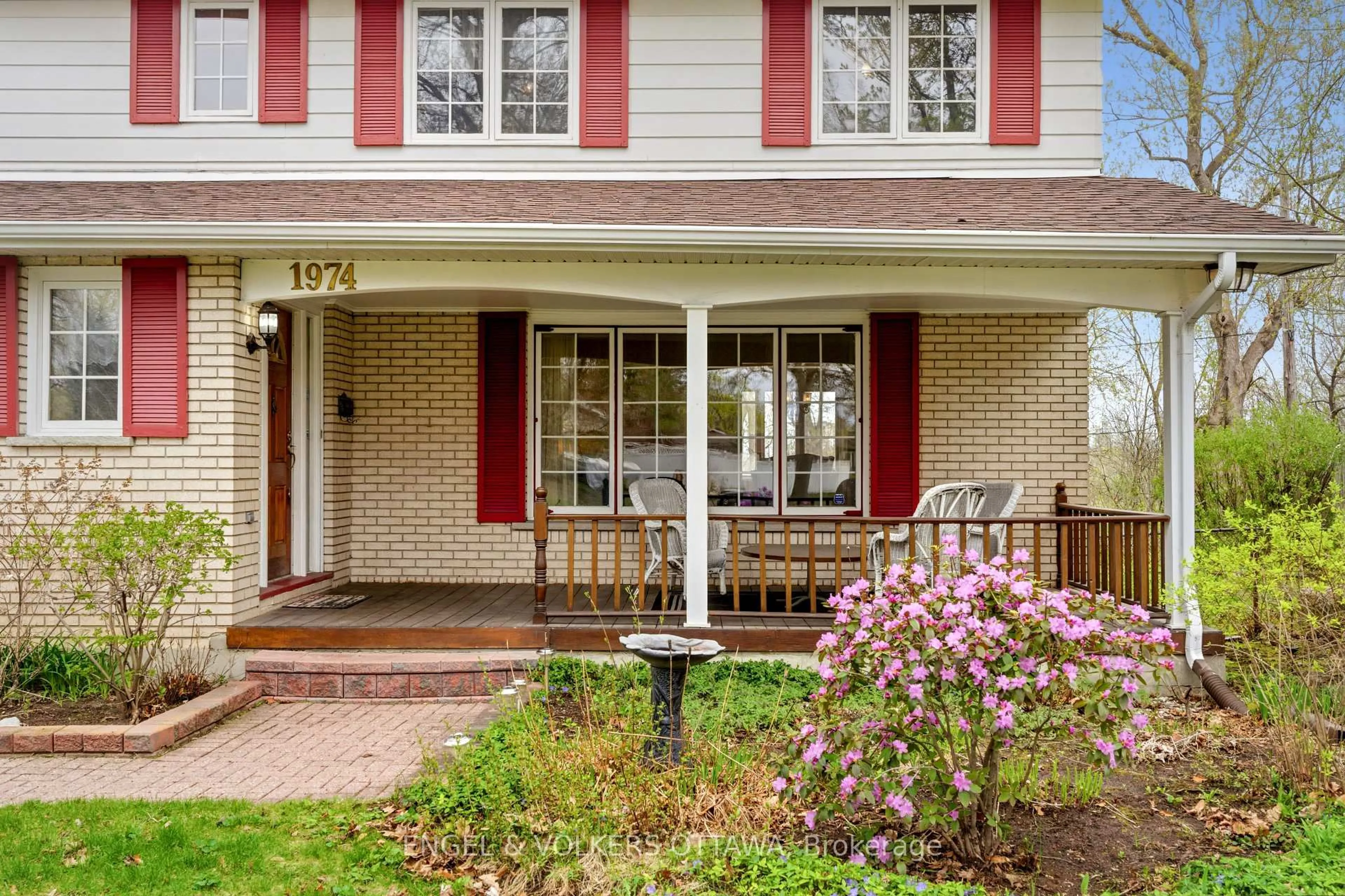 Home with brick exterior material, street for 1974 Norway Cres, Ottawa Ontario K1H 5N7