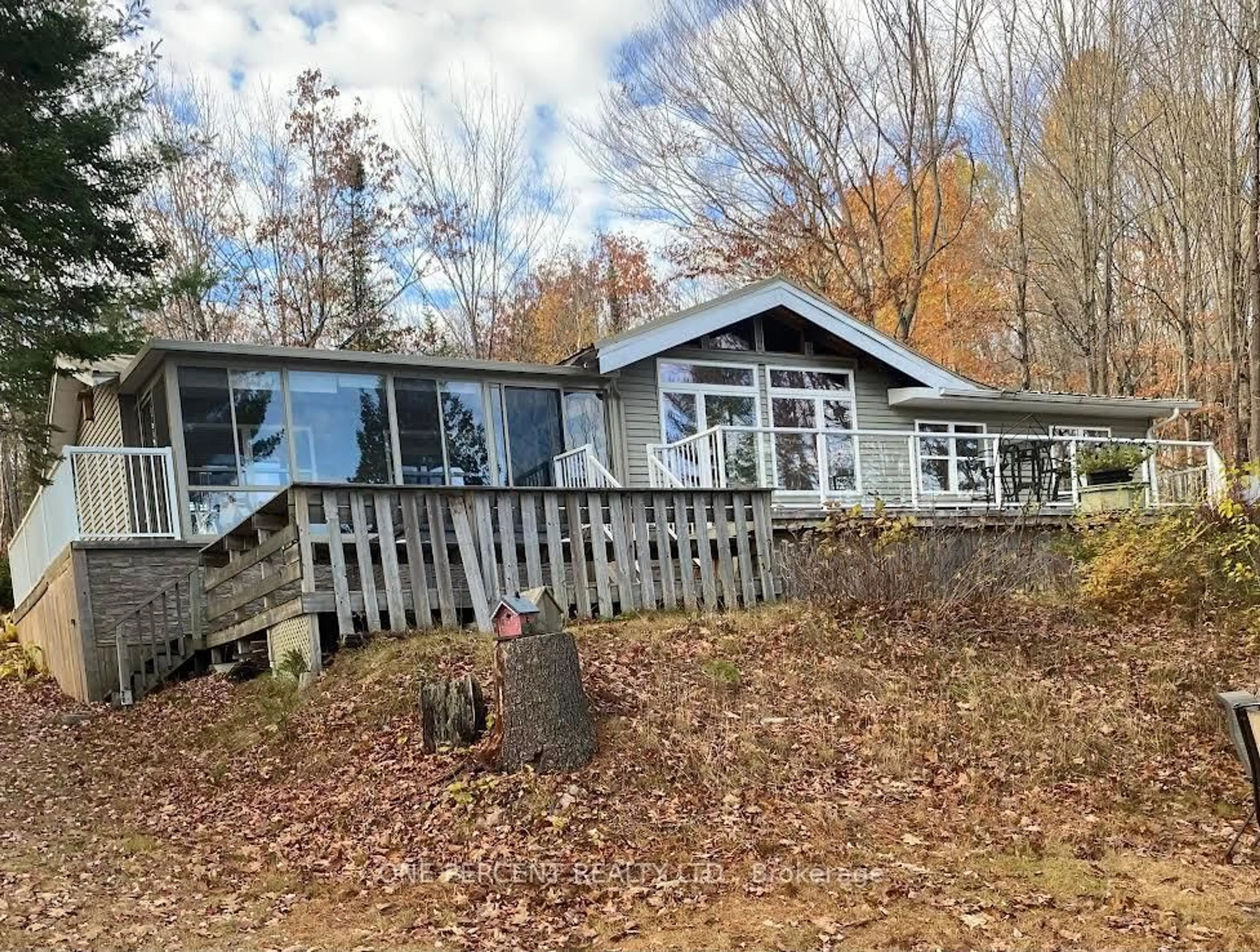 Home with vinyl exterior material, water/lake/river/ocean view for 1260 Winders Bay Rd, Lake of Bays Ontario P0B 1A0