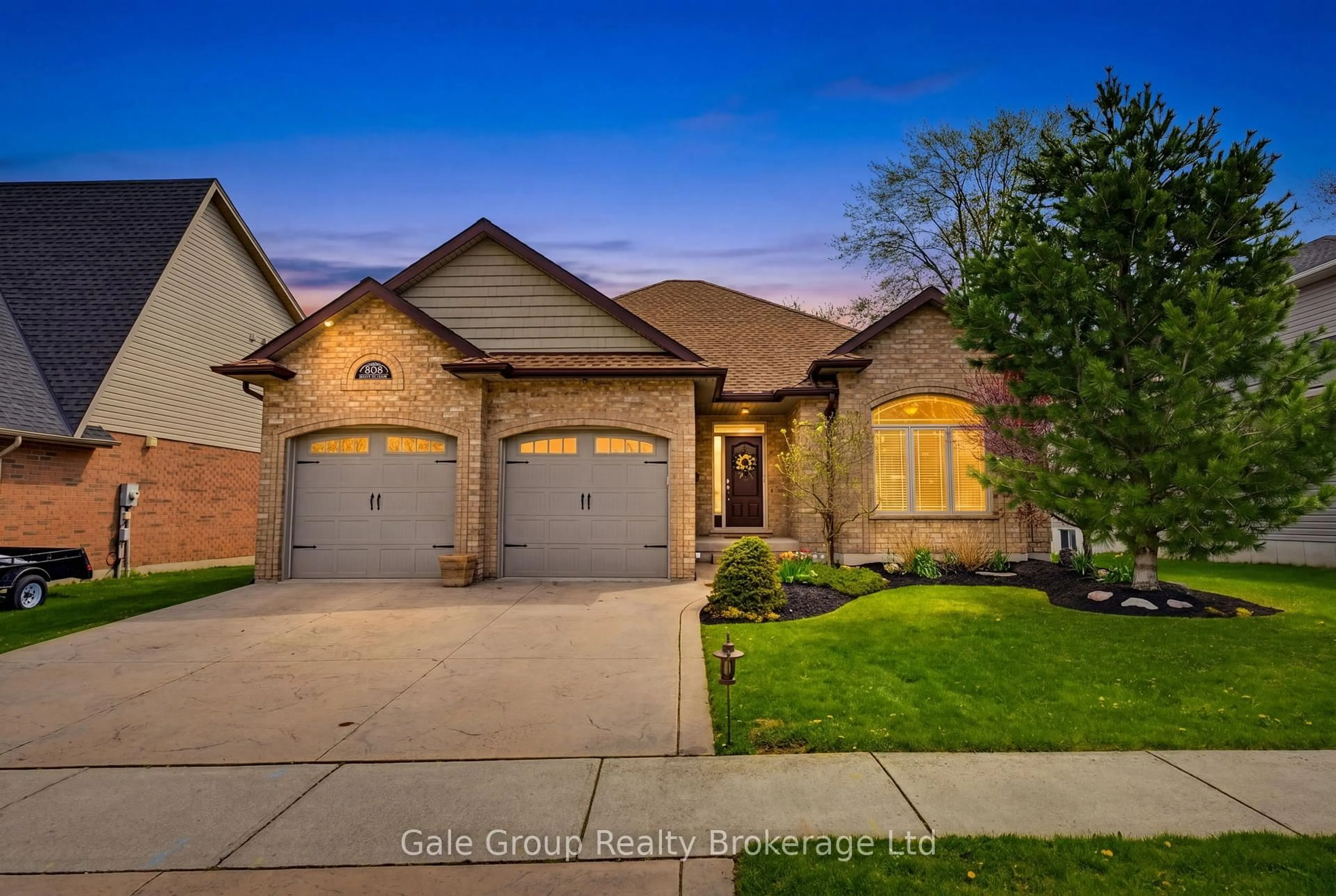 Home with brick exterior material, street for 808 Stonegate Dr, Woodstock Ontario N4V 1H6