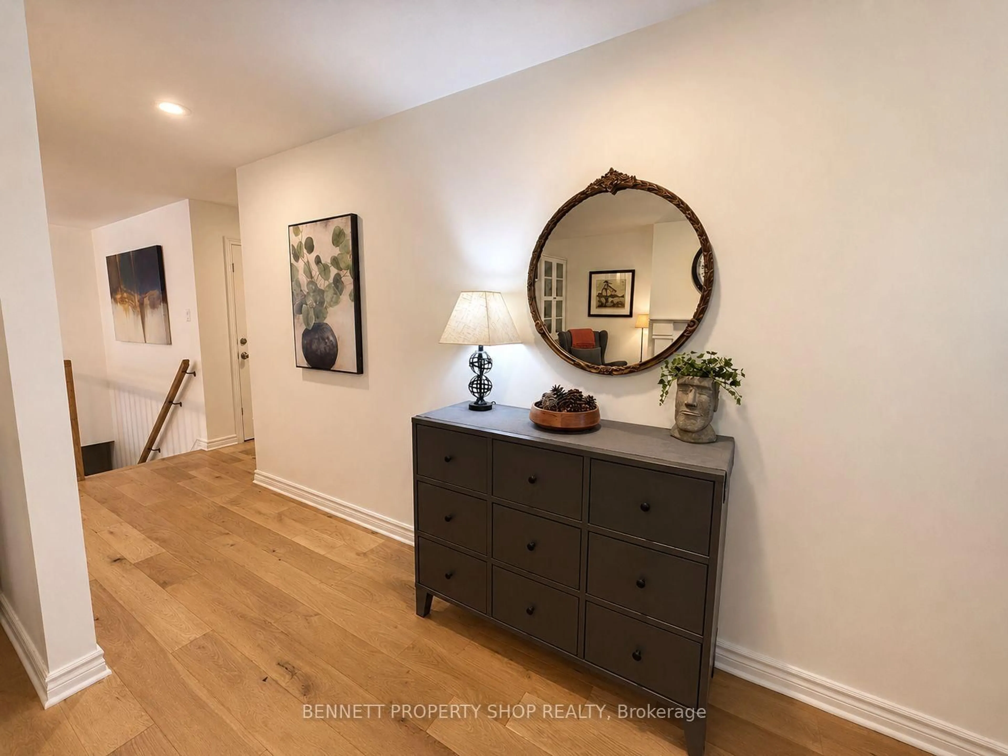 Indoor entryway for 701 McCabe St, Almonte Ontario K0A 1A0