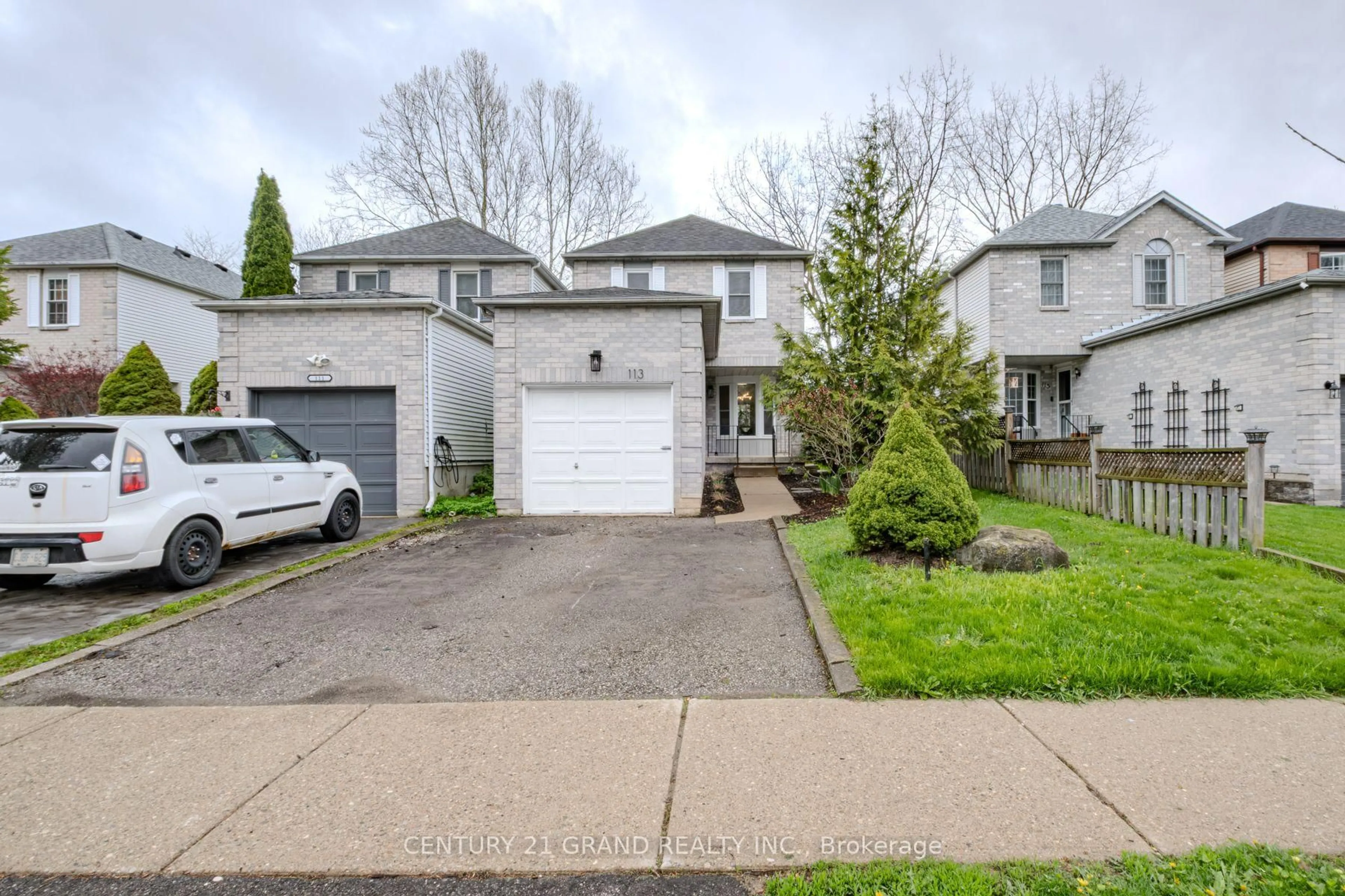 A pic from outside/outdoor area/front of a property/back of a property/a pic from drone, street for 113 D'aubigny Rd, Brantford Ontario N3T 6J4
