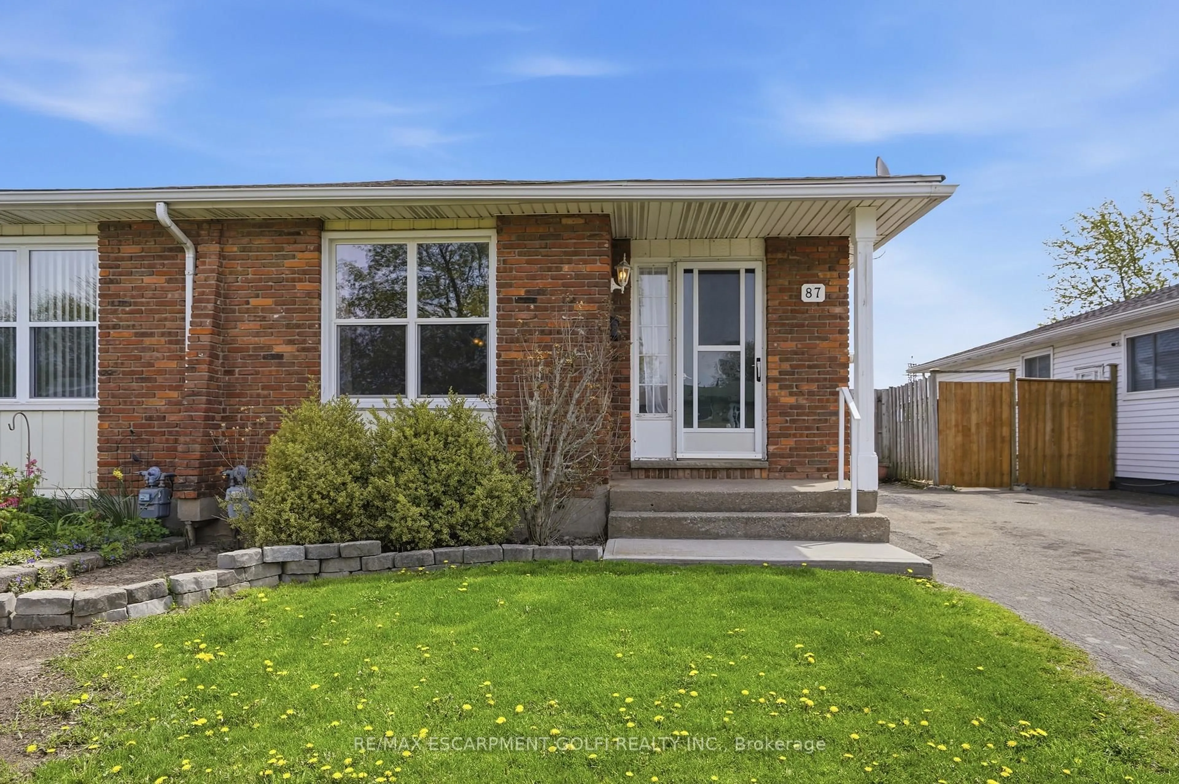 Home with brick exterior material, street for 87 Marc Blvd, Welland Ontario L3B 5V2