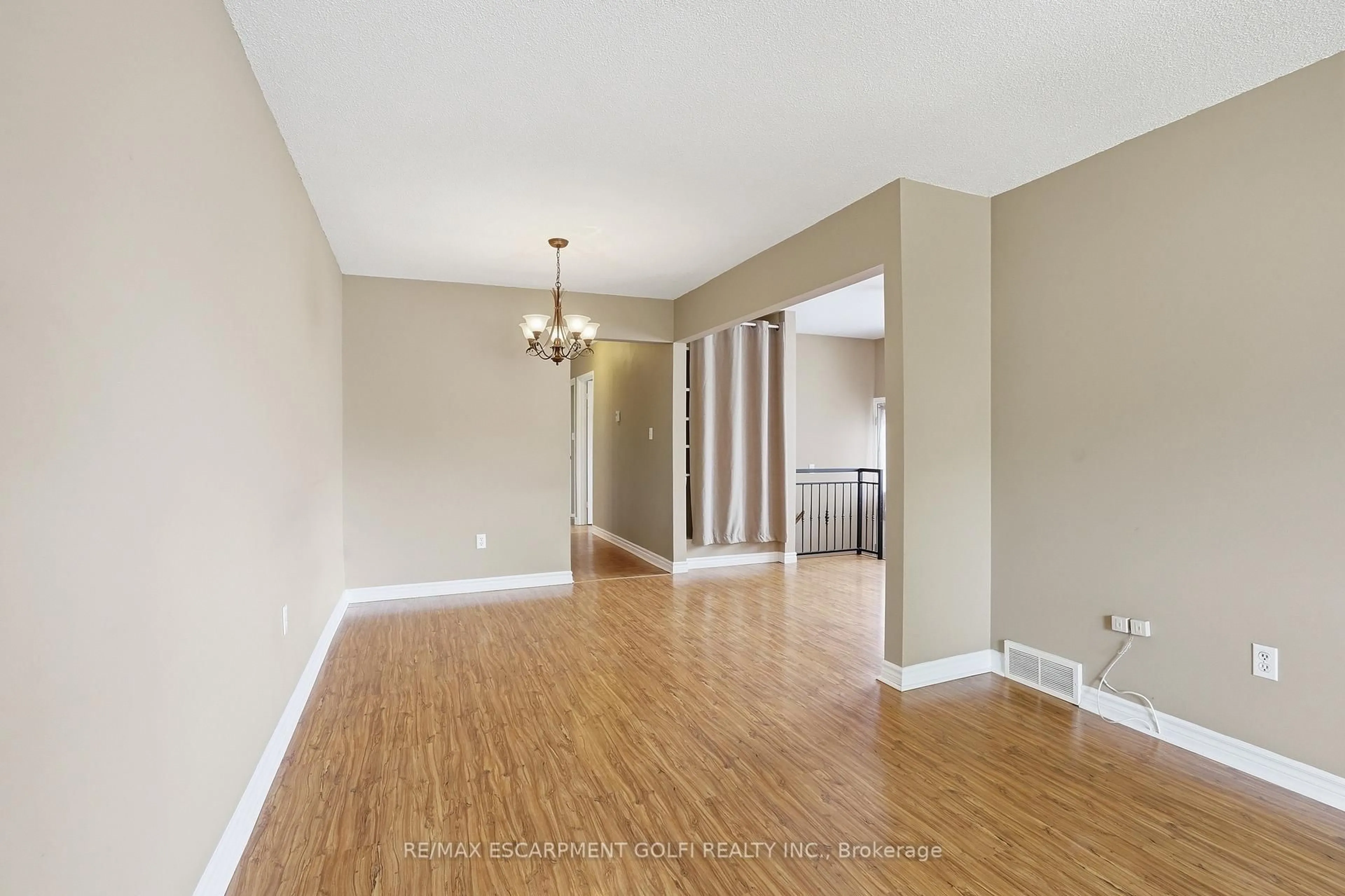 Unknown for 87 Marc Blvd, Welland Ontario L3B 5V2