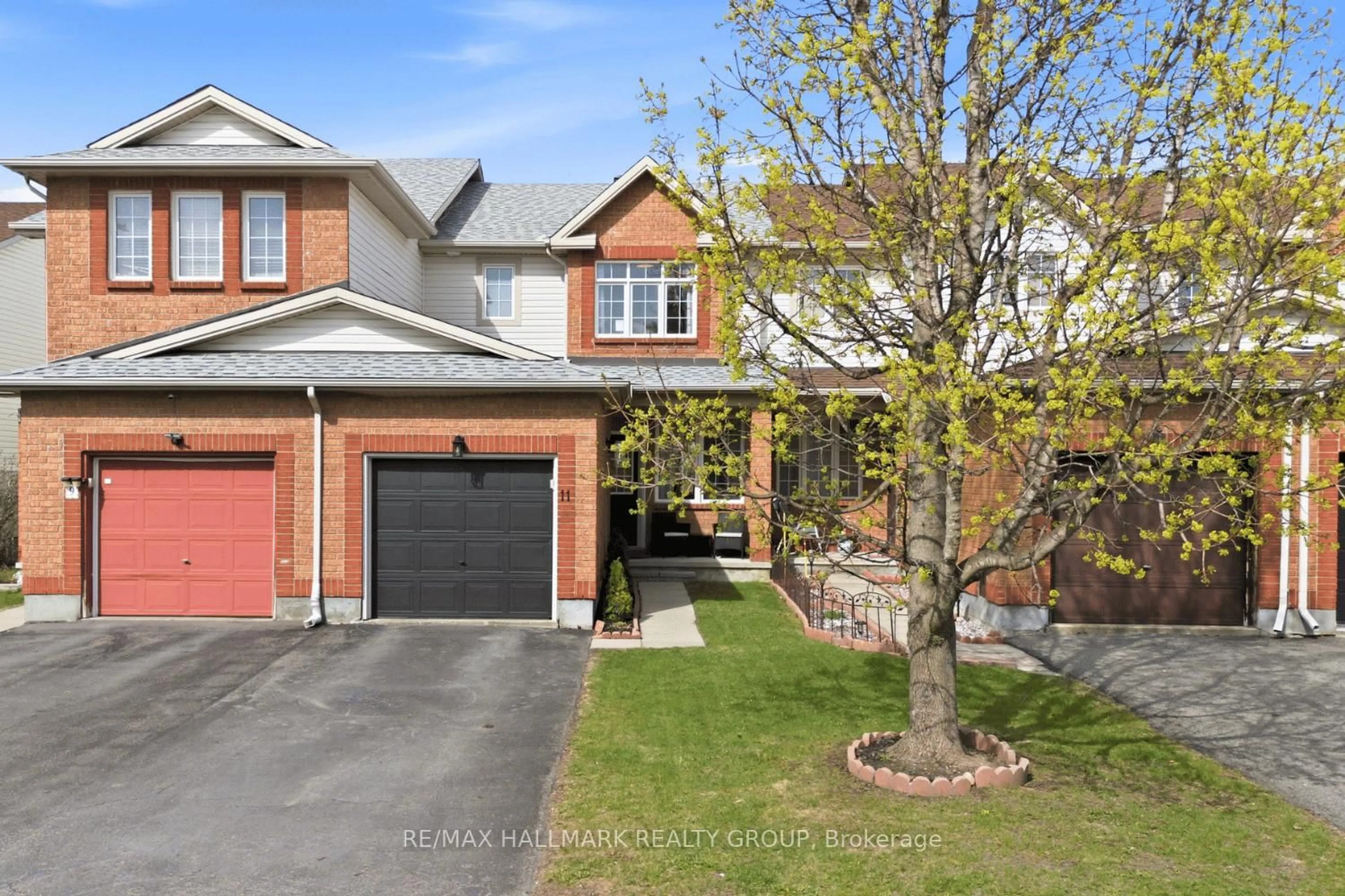 A pic from outside/outdoor area/front of a property/back of a property/a pic from drone, street for 11 Binbury Way, Ottawa Ontario K1T 4B7