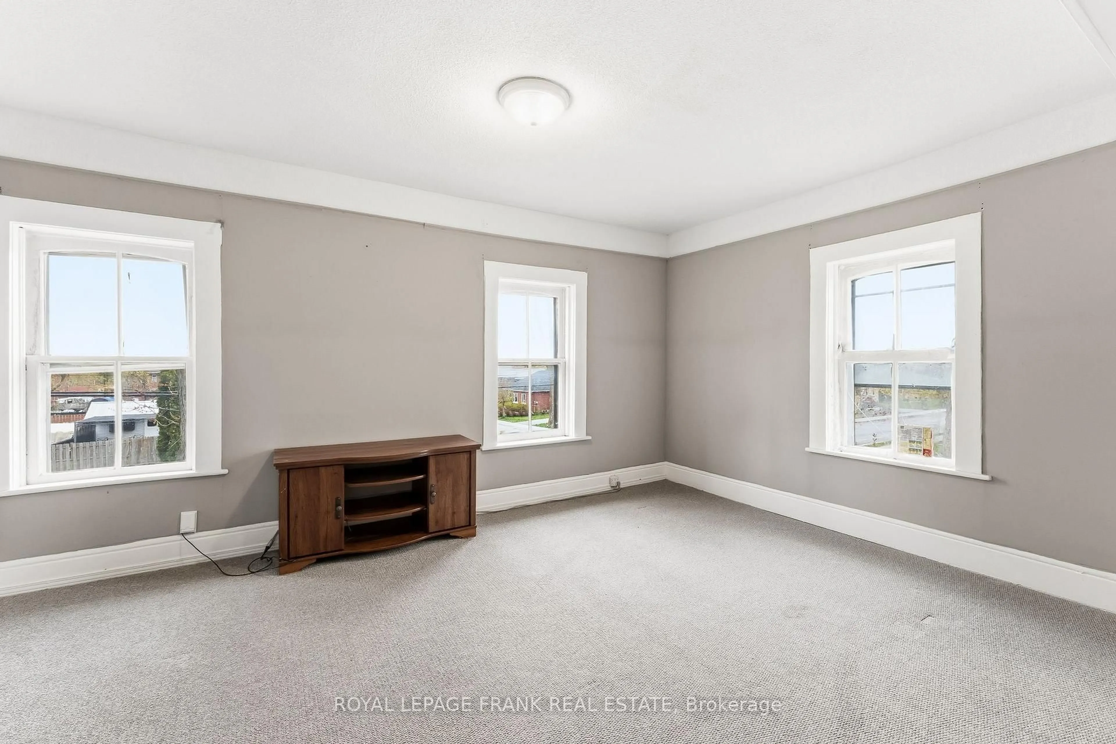 A pic of a room for 36 Mill St, Kawartha Lakes Ontario K9V 2L4