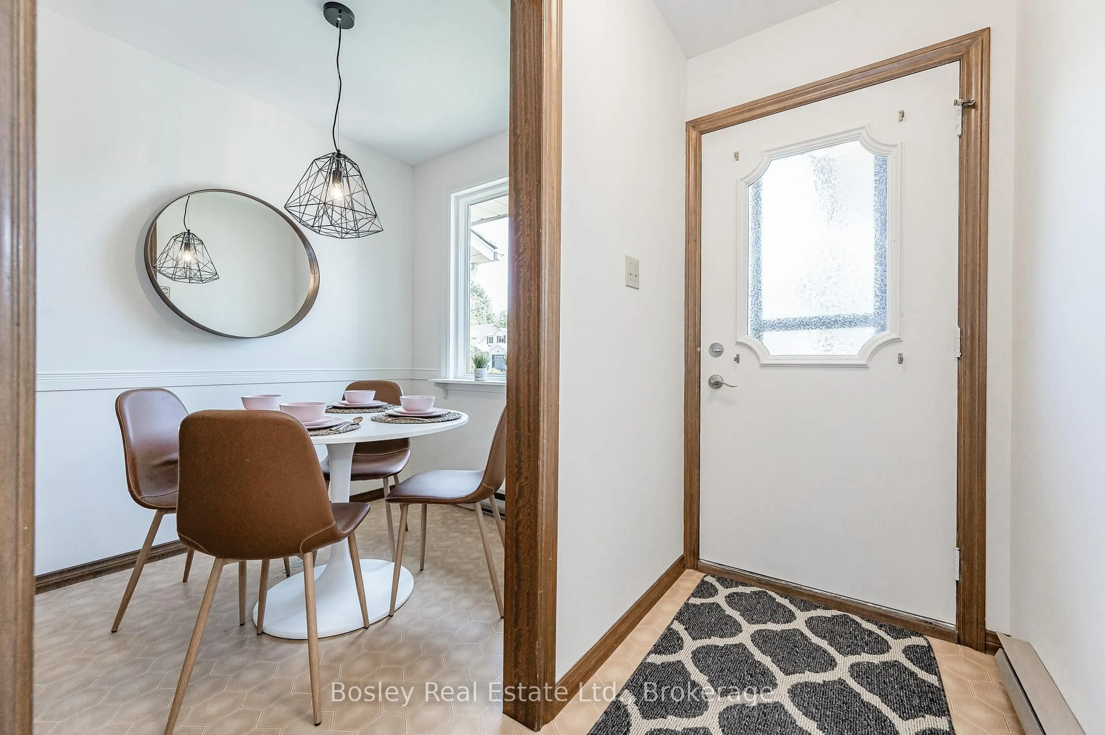 Indoor entryway for 54 Koch Dr, Guelph Ontario N1G 4G7
