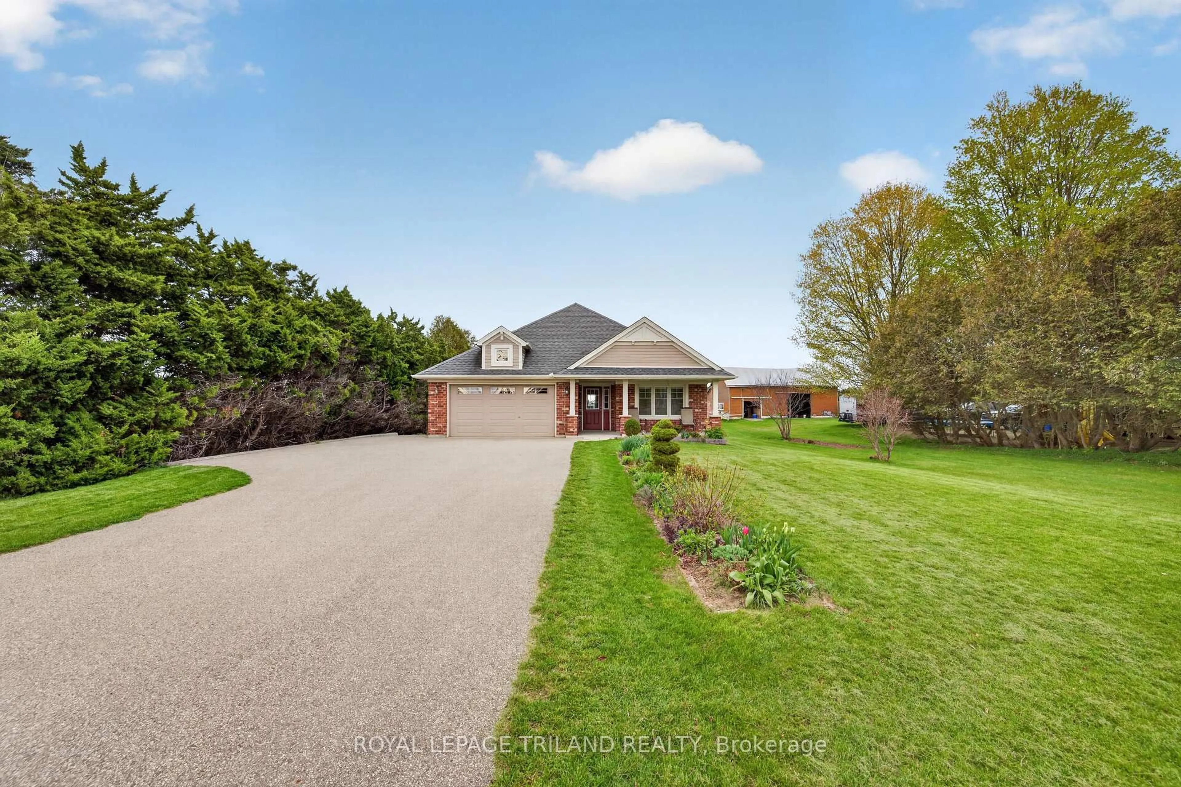 A pic from outside/outdoor area/front of a property/back of a property/a pic from drone, unknown for 5128 Imperial Rd, Malahide Ontario N5H 2R2