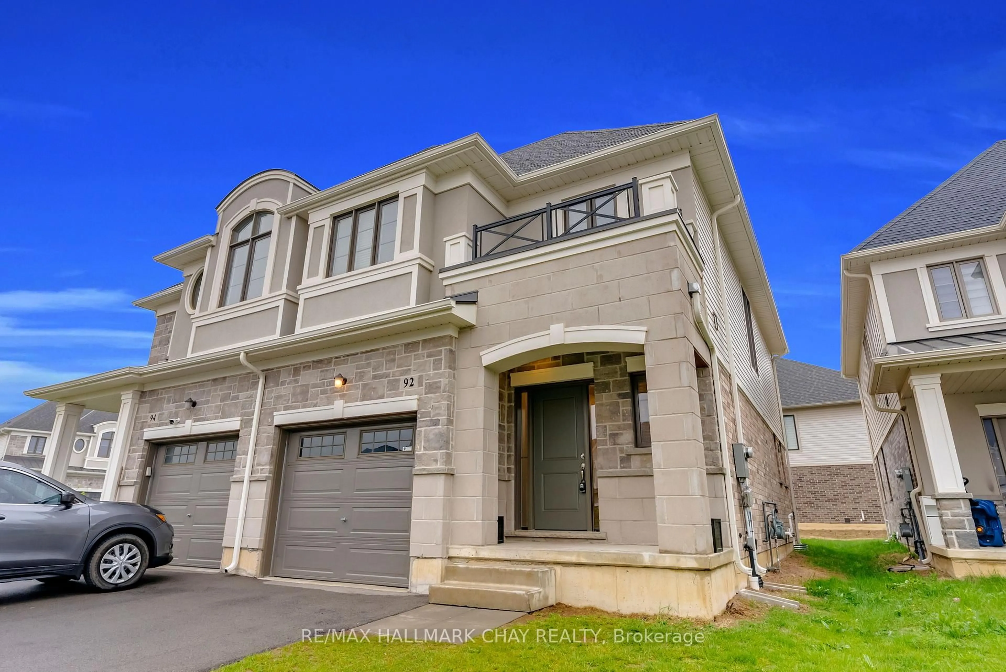 Unknown for 92 Aquasanta Cres, Hamilton Ontario L9B 0J9