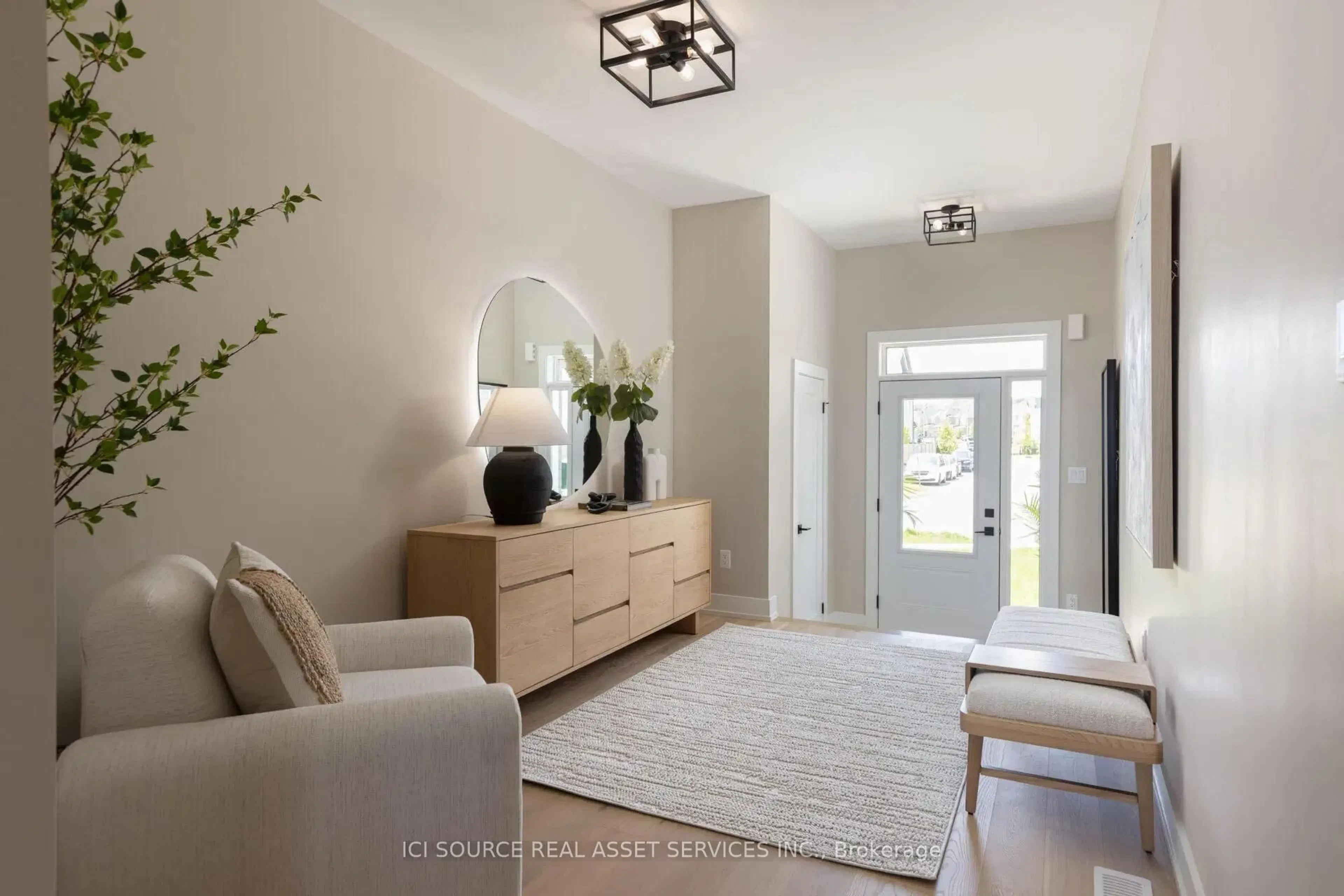 Indoor entryway for 4061-2 Fracchioni Dr, Lincoln Ontario L3J 0R5