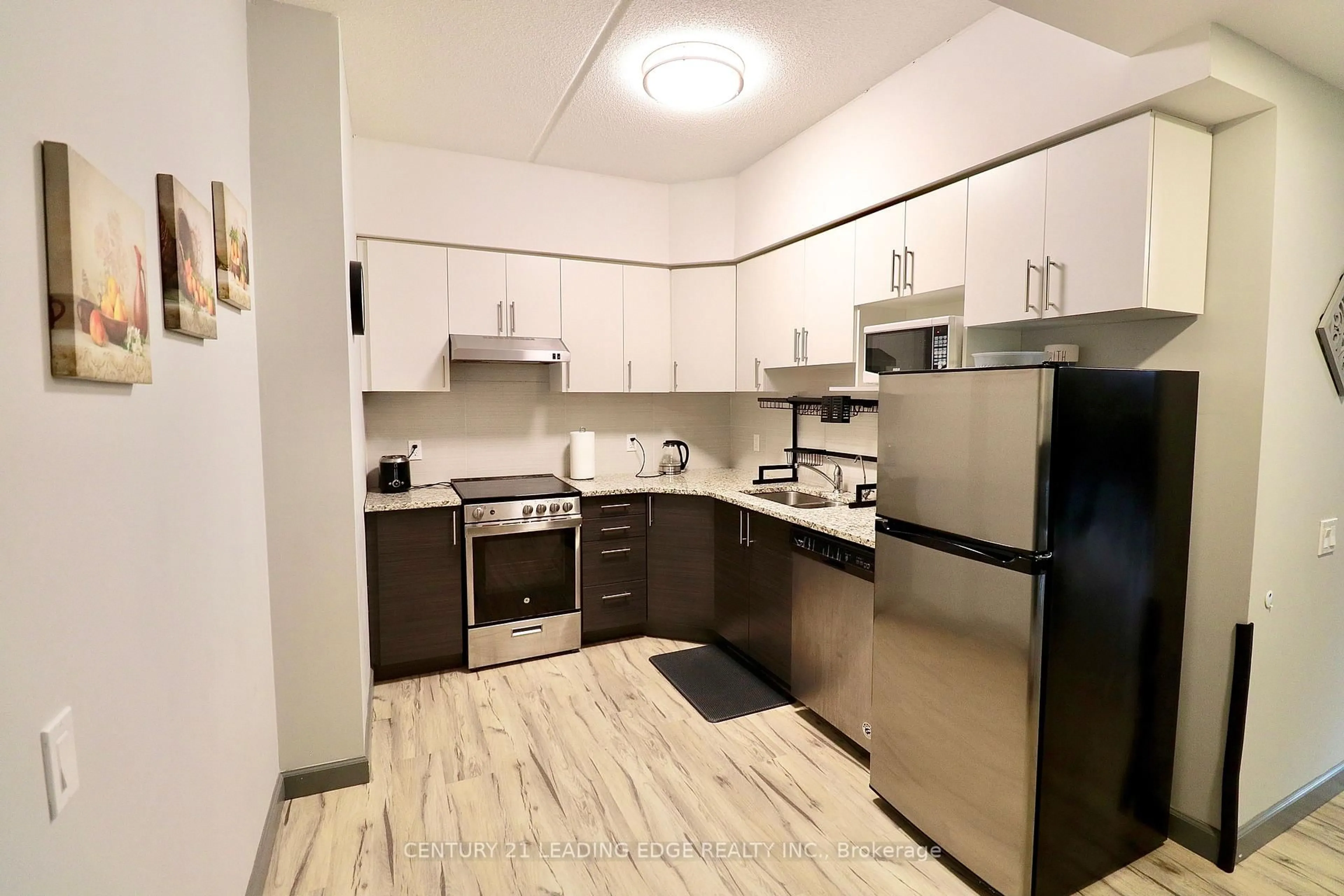Standard kitchen, unknown for 77 LELAND St #422, Hamilton Ontario L8S 3A1