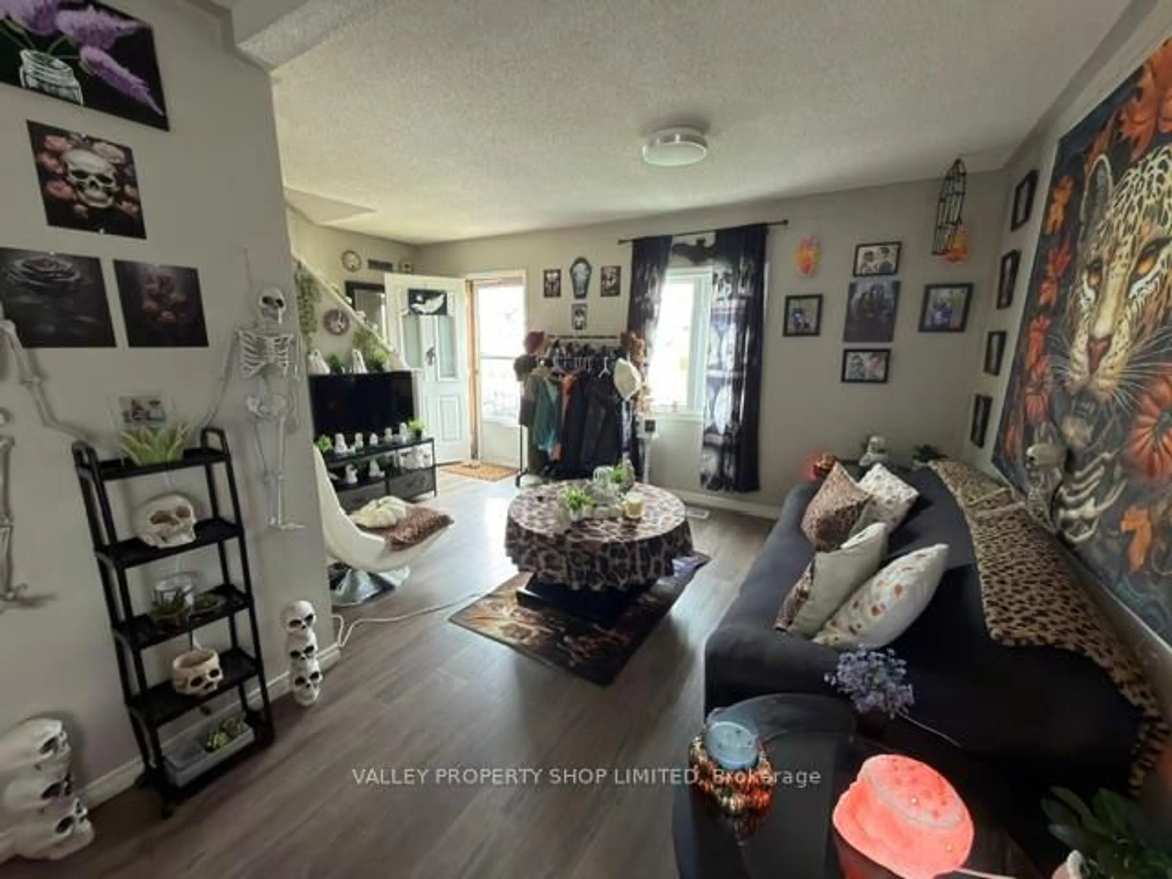 A pic of a room for 715 Mary St, Pembroke Ontario K8A 5X8