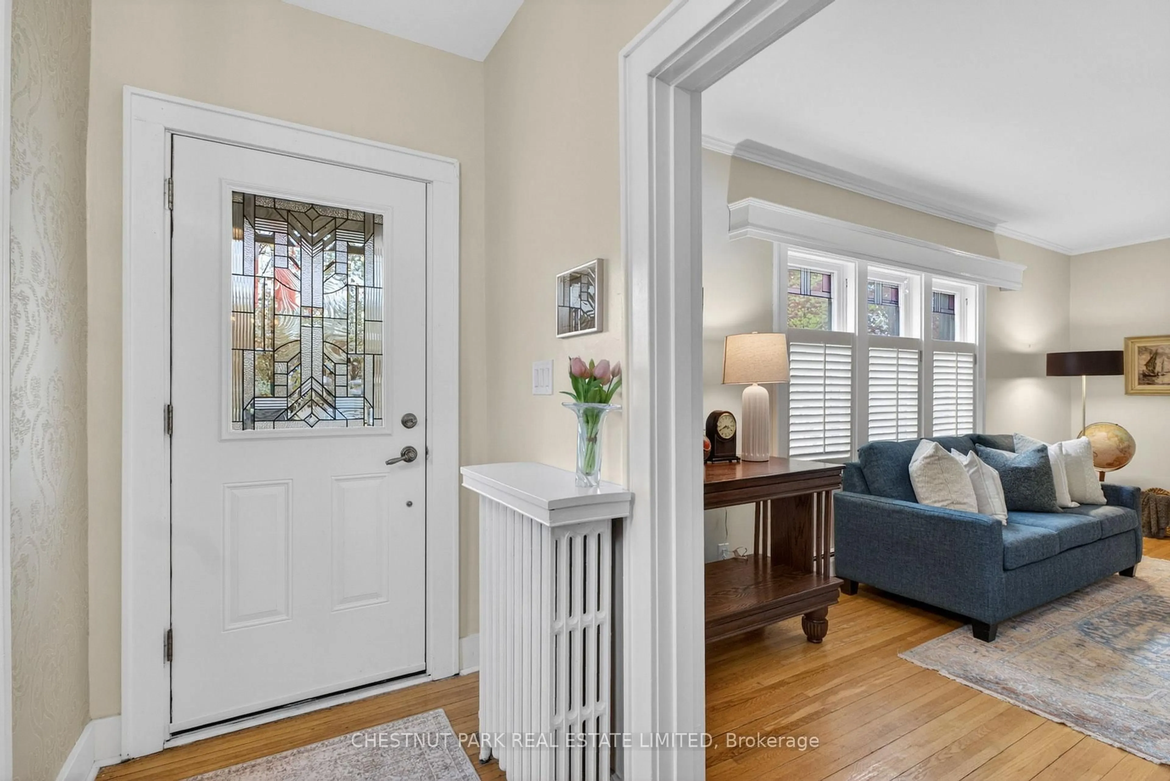 Indoor entryway for 23 Maple Ave, Brantford Ontario N3T 4B4