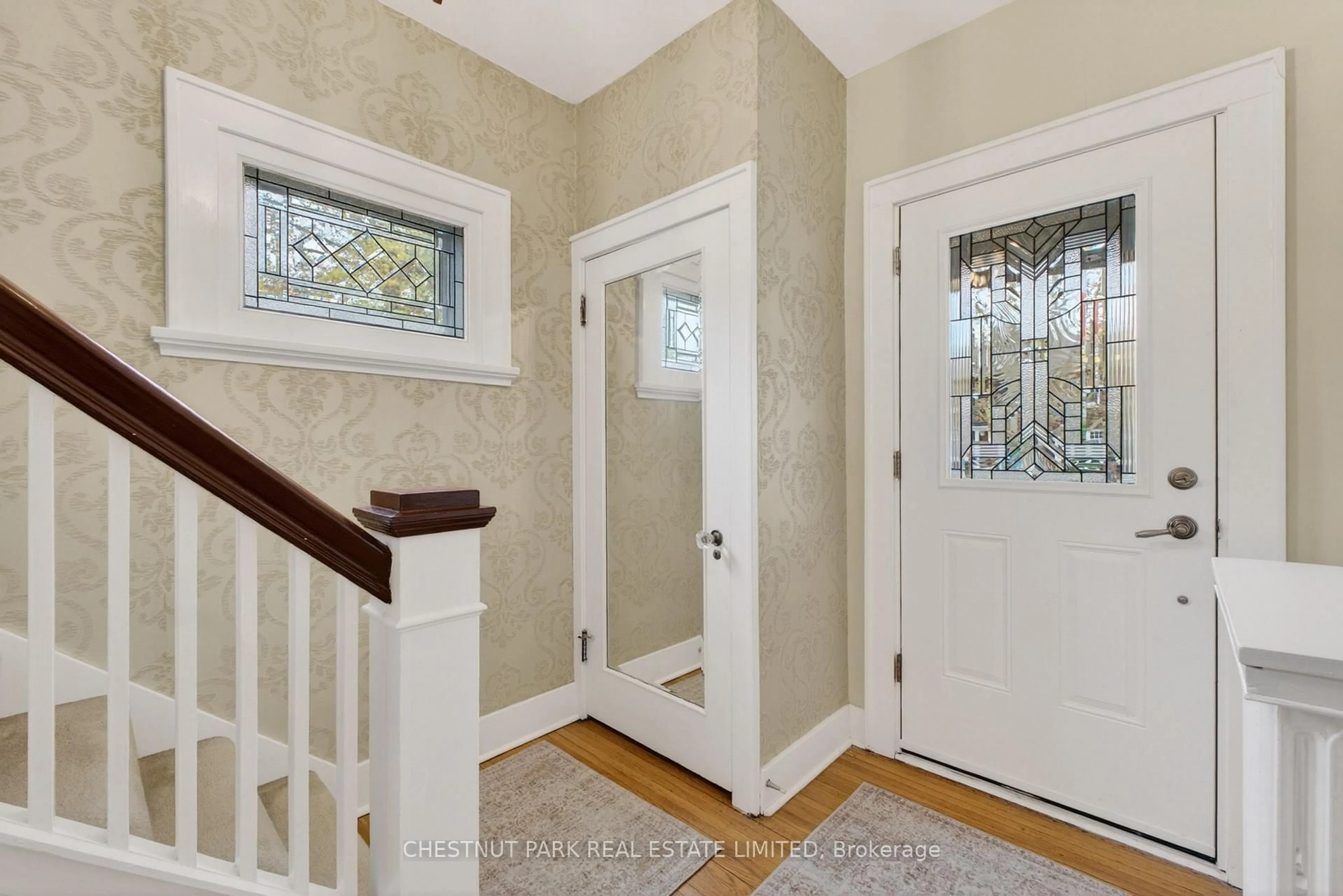 Indoor entryway for 23 Maple Ave, Brantford Ontario N3T 4B4