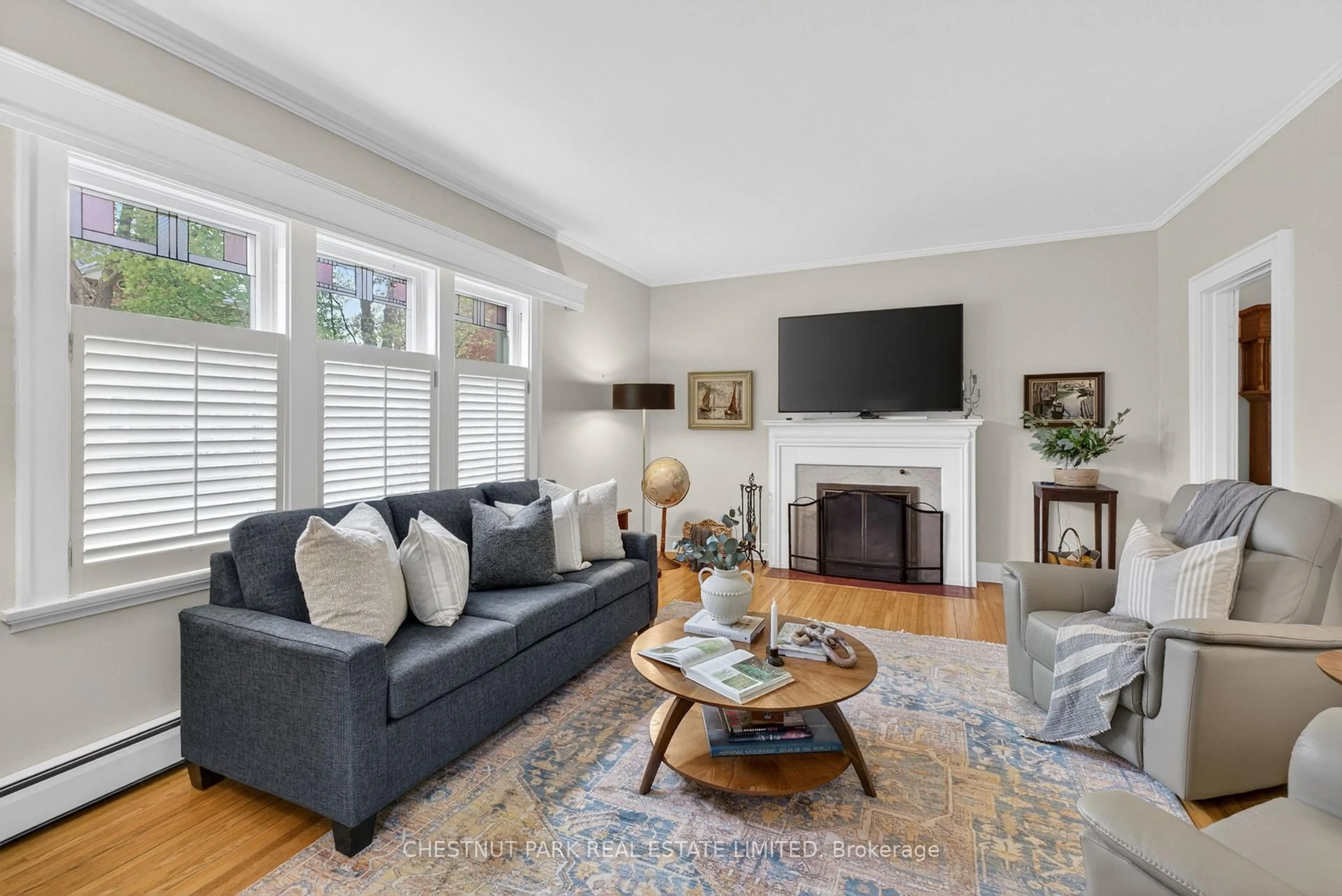 Living room with furniture, unknown for 23 Maple Ave, Brantford Ontario N3T 4B4