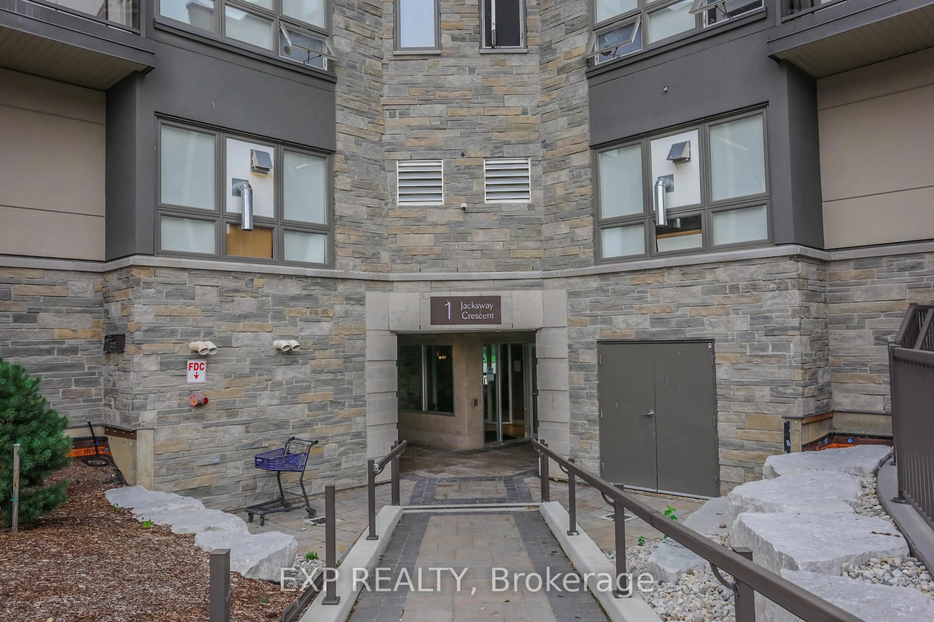 Indoor foyer for 1 Jacksway Cres #108, London North Ontario N5X 3T5