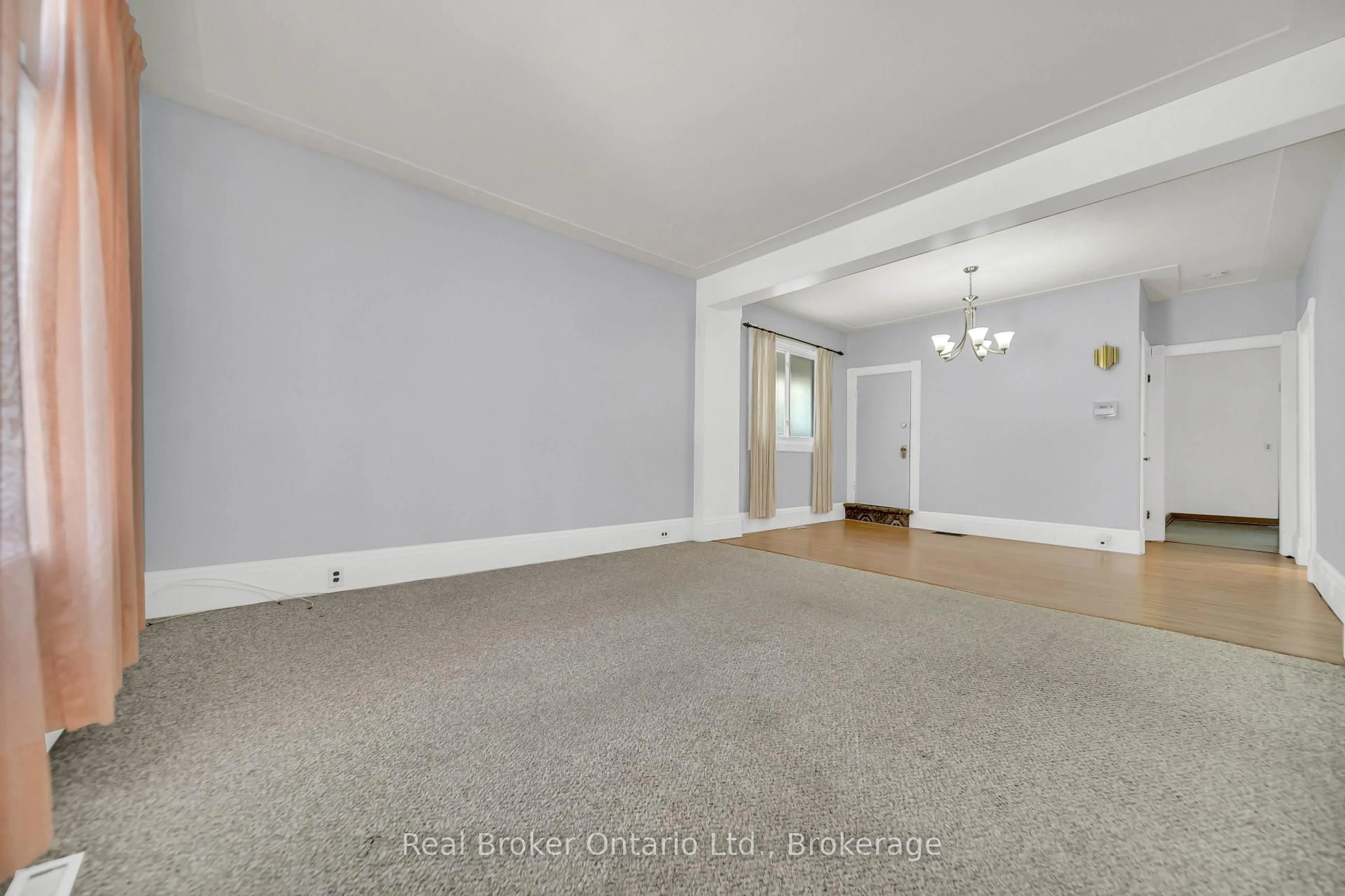 A pic of a room for 141 Samuel St, Kitchener Ontario N2H 1P9