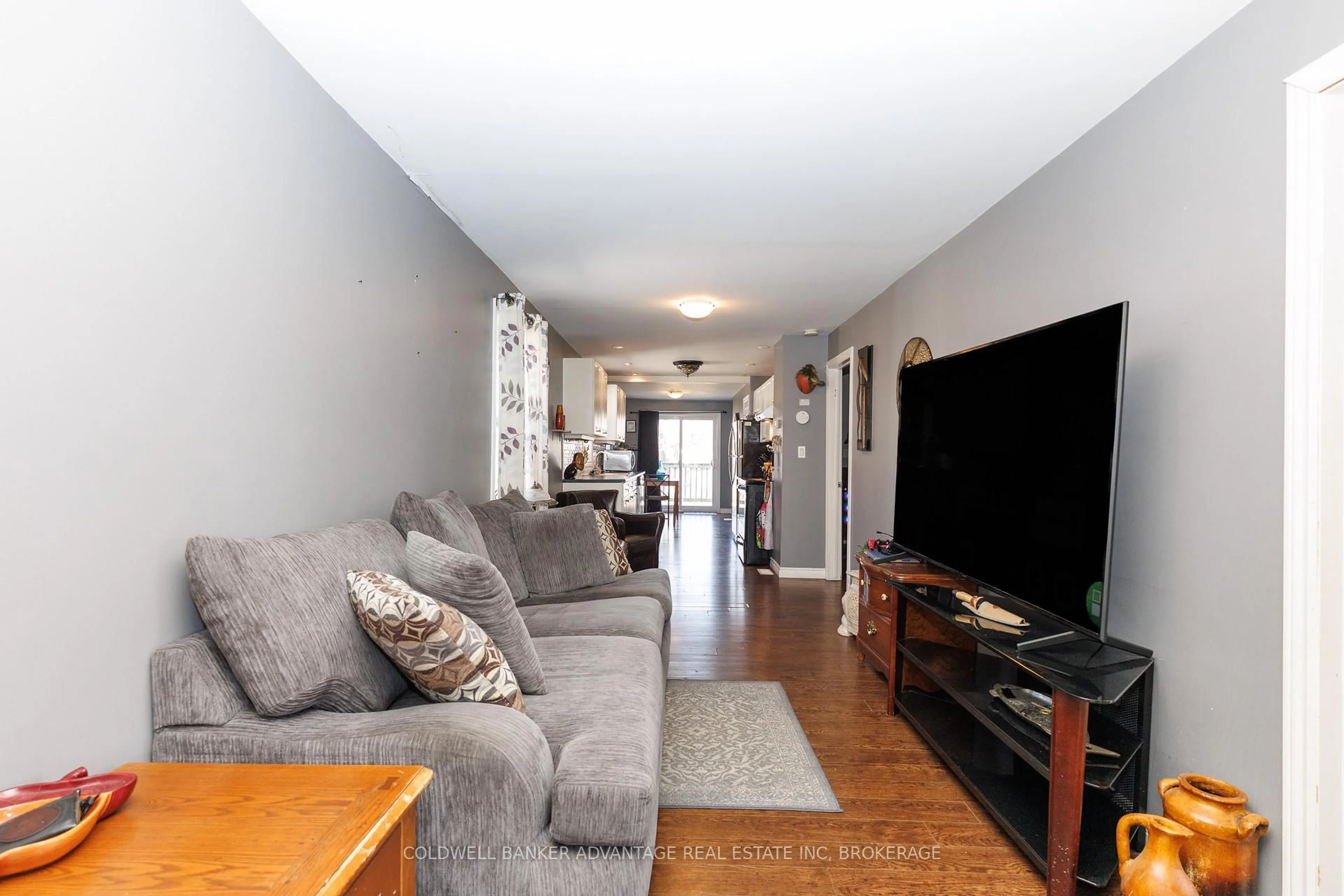 Living room with furniture, unknown for 108 Burgar St, Welland Ontario L3B 2S8