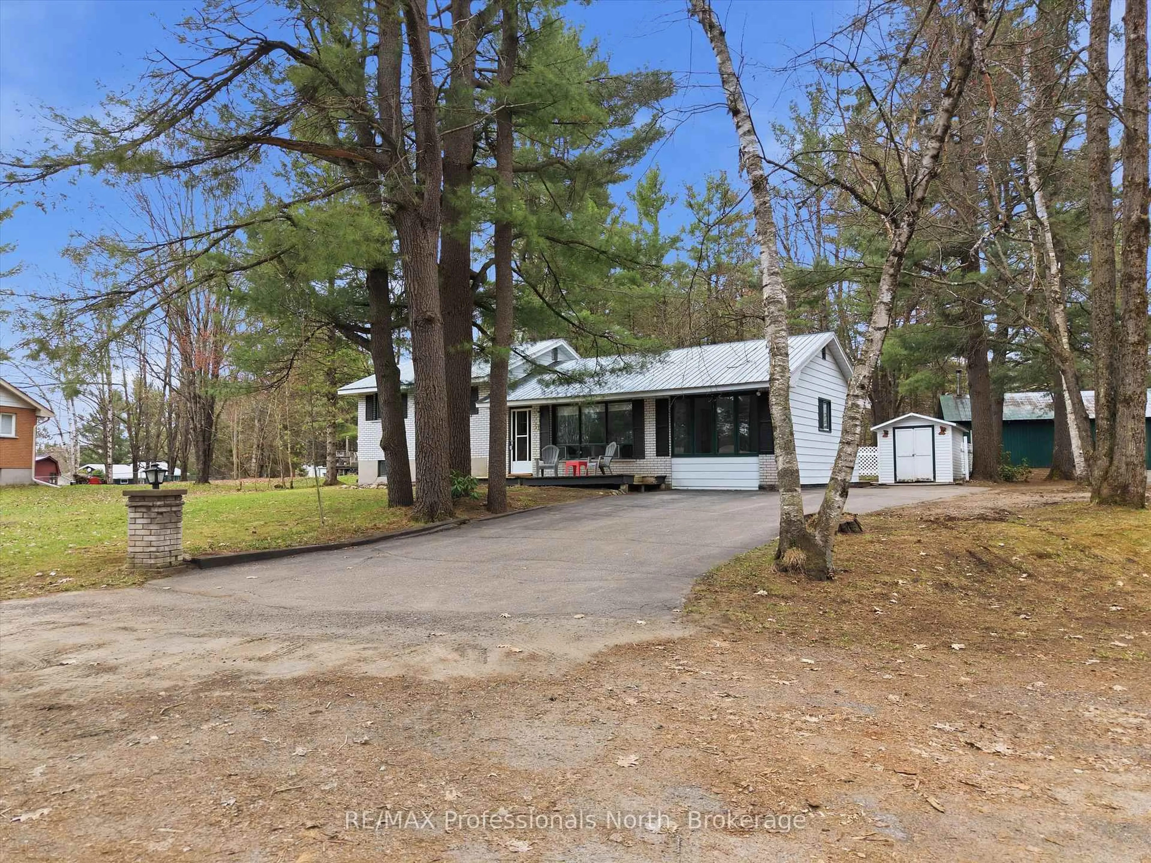 Unknown for 11 Beacon Lane, Bracebridge Ontario P1L 1L6