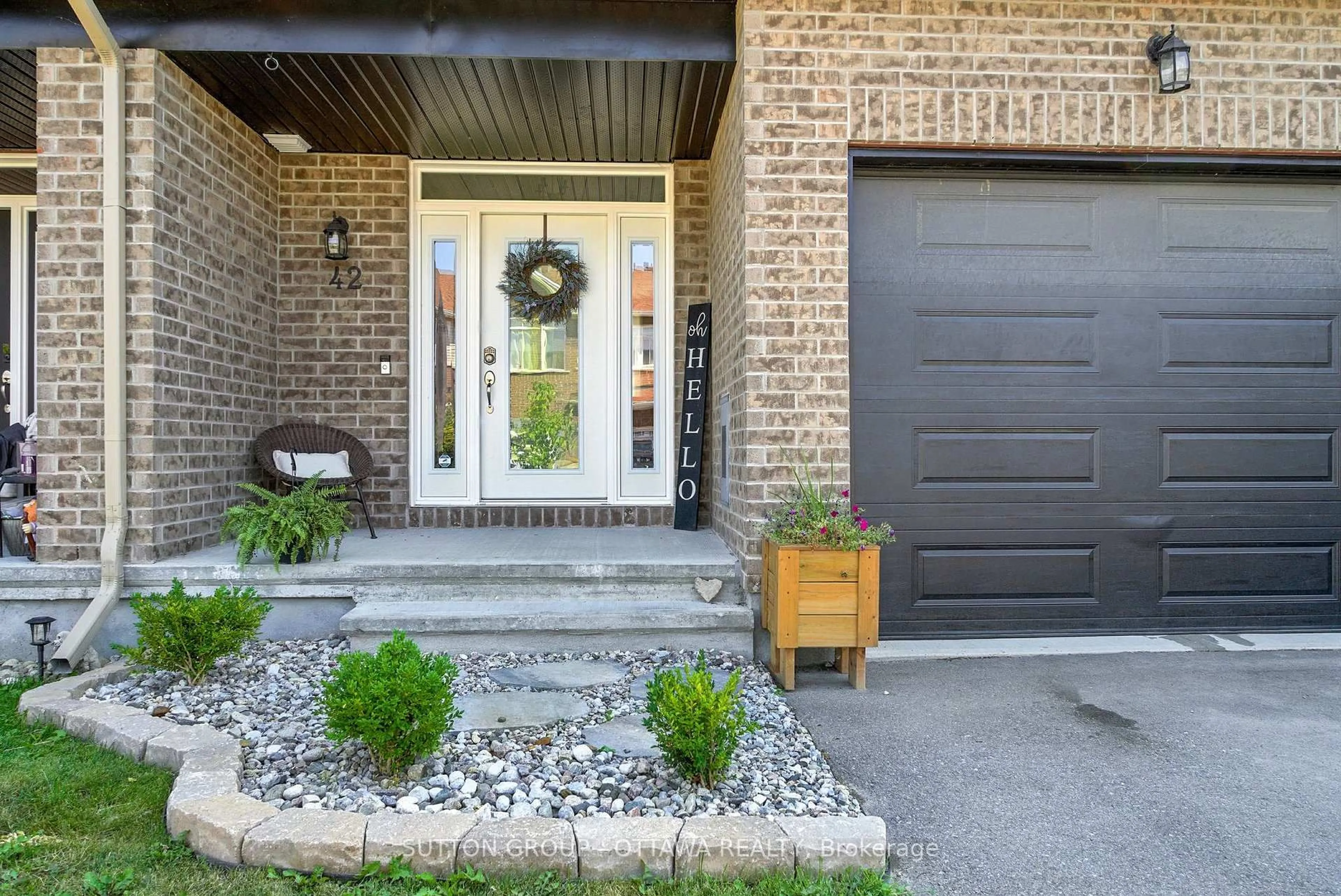 Home with brick exterior material, street for 42 Peever Pl, Carleton Place Ontario K7C 0K7