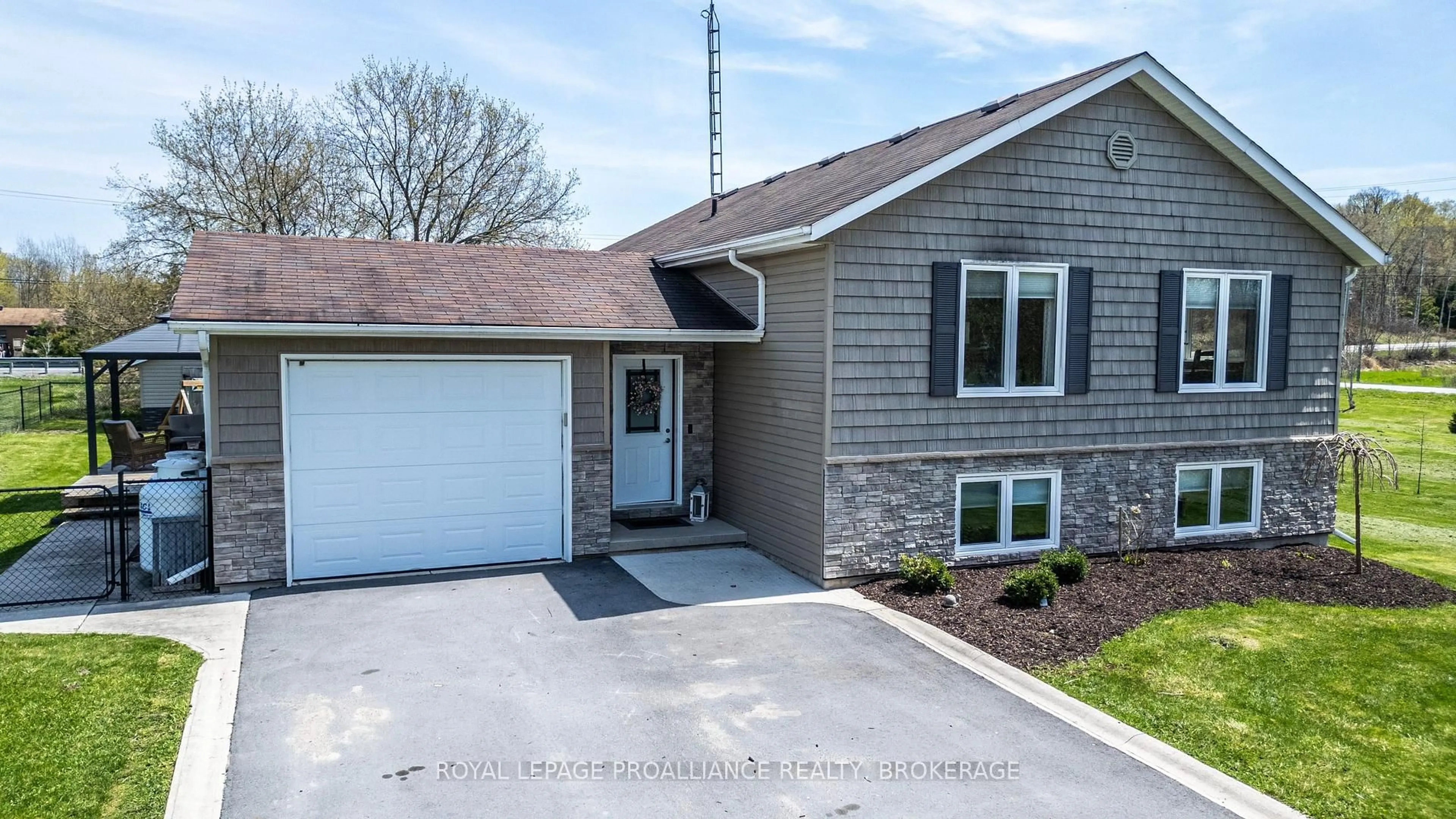 Unknown for 4153 Mangan Blvd, Seeley's Bay Ontario K0H 2N0