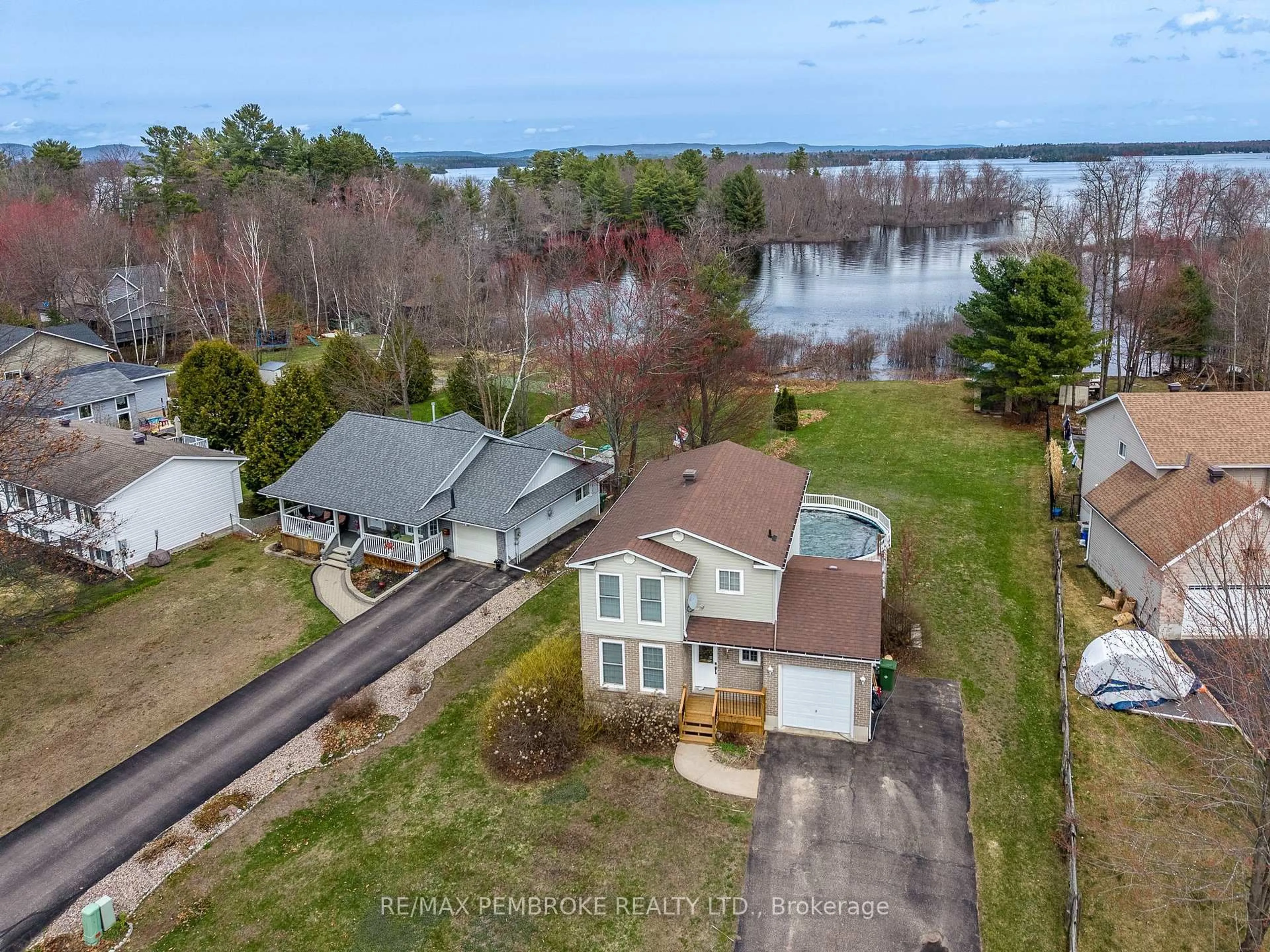 A pic from outside/outdoor area/front of a property/back of a property/a pic from drone, water/lake/river/ocean view for 31 EARL St, Petawawa Ontario K8H 3M4