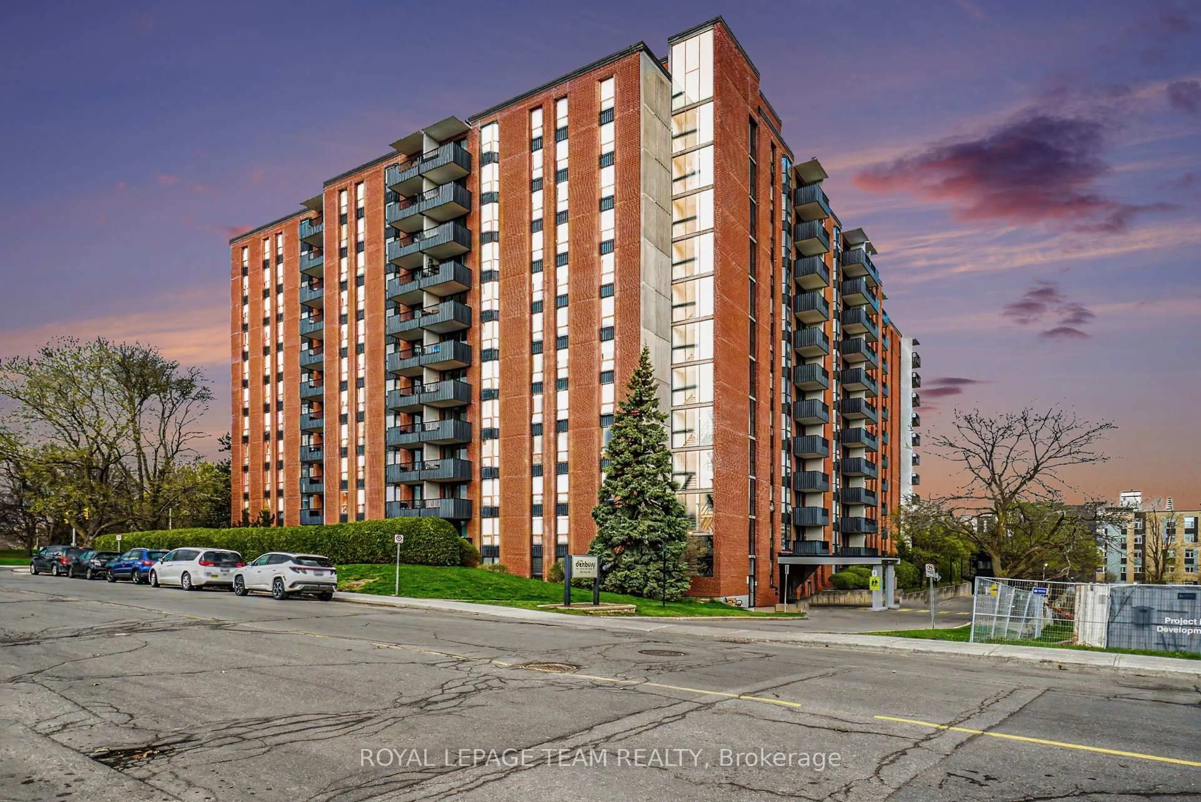 A pic from outside/outdoor area/front of a property/back of a property/a pic from drone, building for 2951 Riverside Dr #410, Ottawa Ontario K1V 8W6