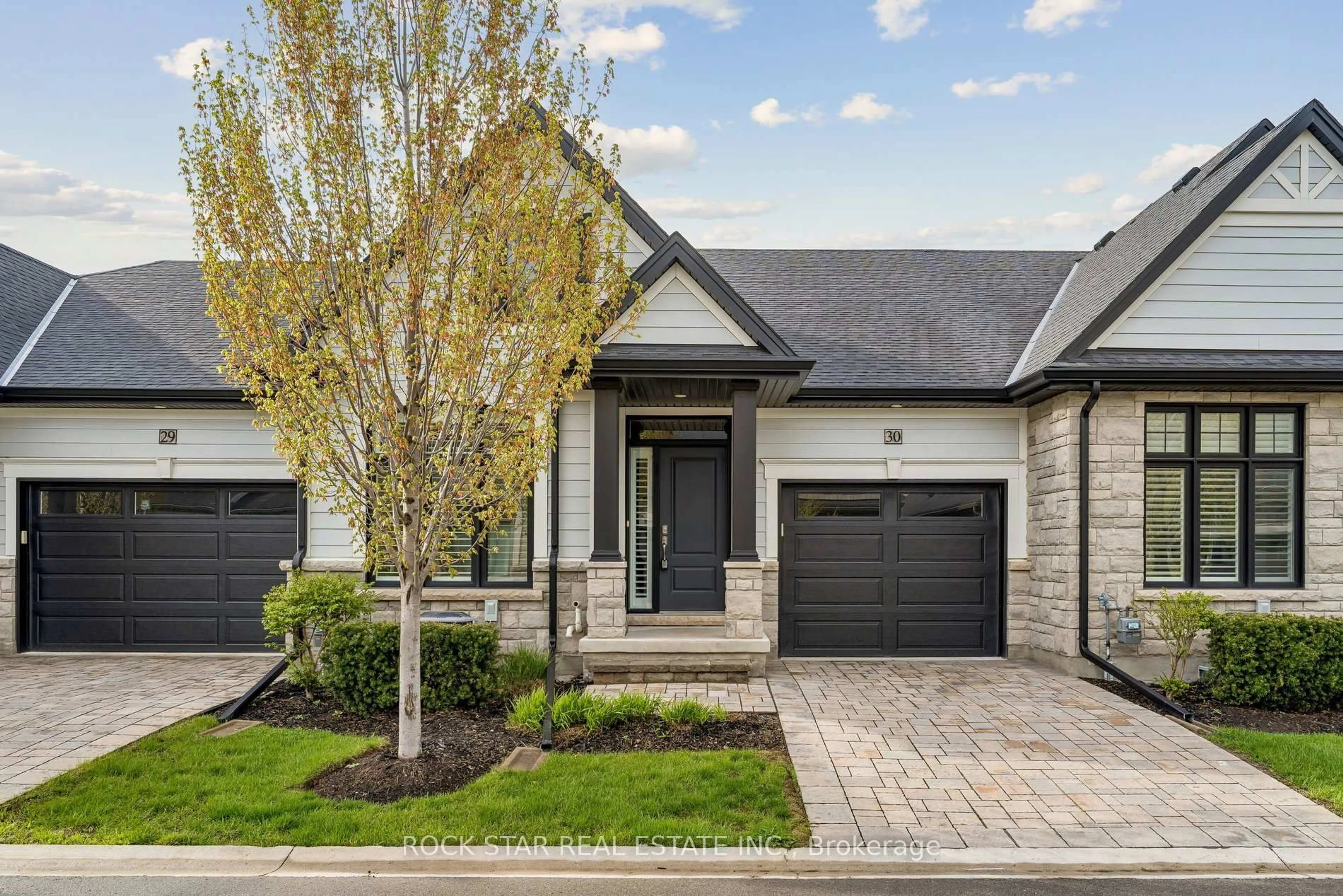 Home with brick exterior material, street for 525 Niagara St #30, St. Catharines Ontario L2M 0C5