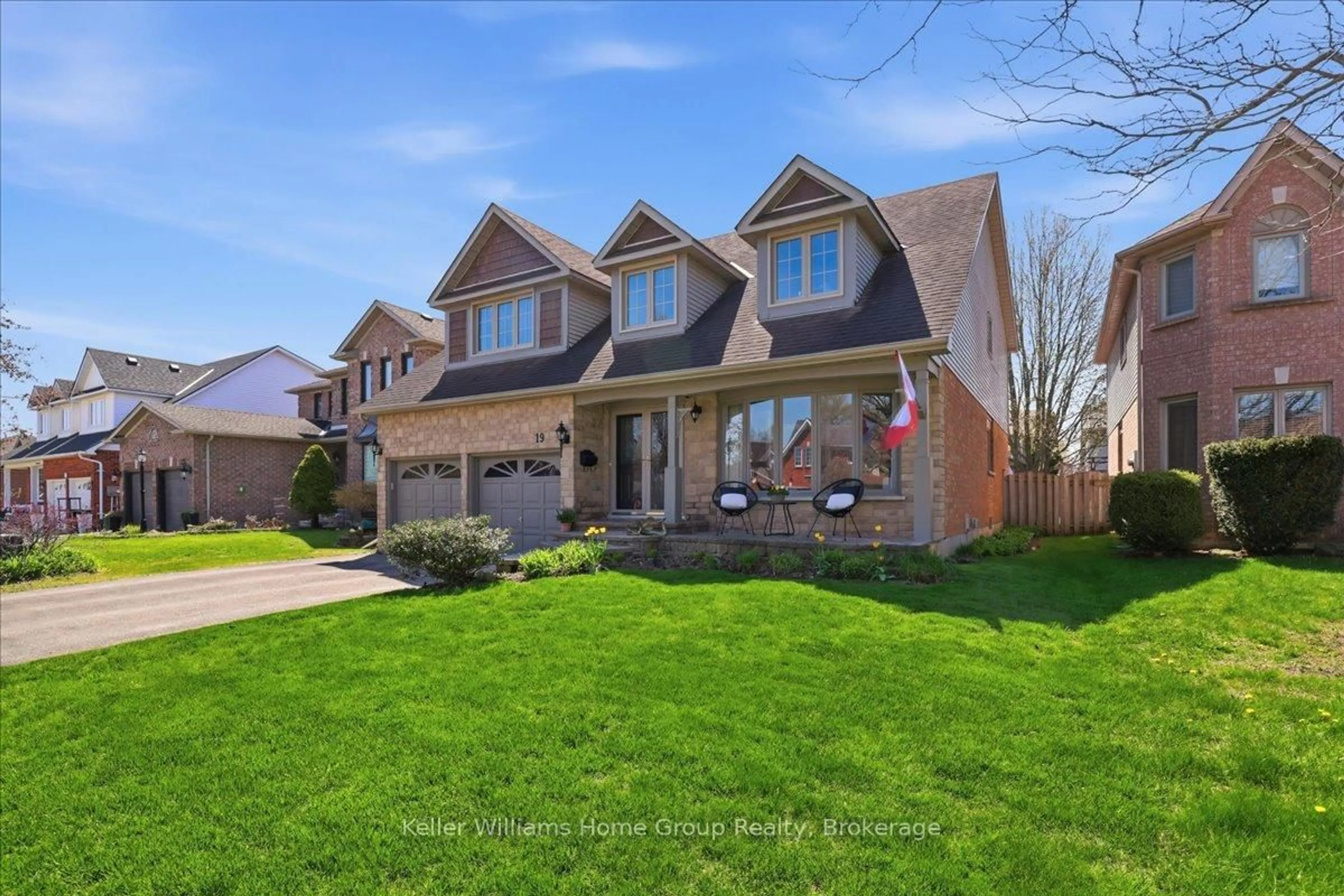 Home with brick exterior material, street for 19 Forestview Dr, Cambridge Ontario N1T 1V1