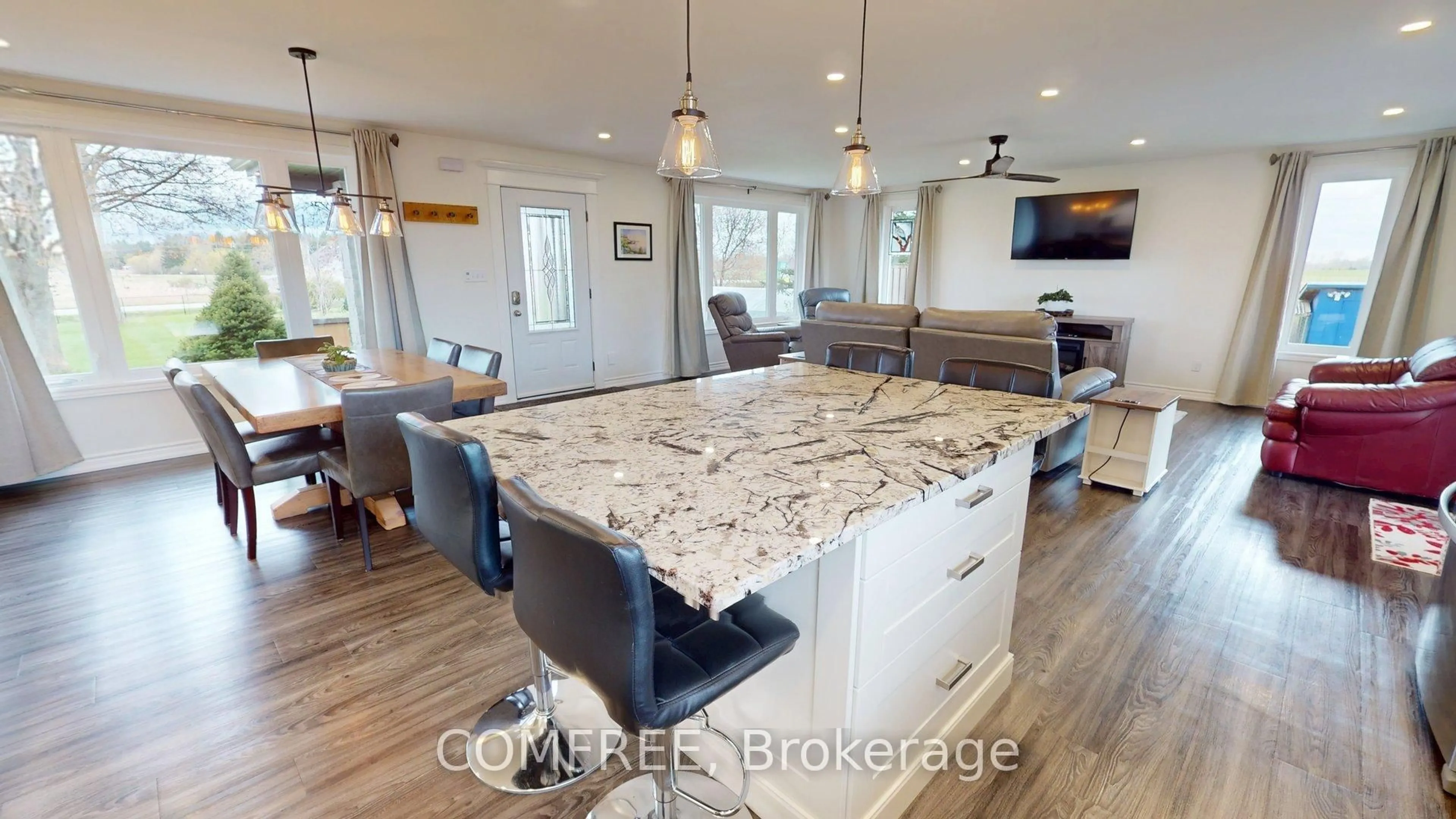 Open concept kitchen, ceramic/tile floor for 15 Orkney Rd, Hamilton Ontario L0R 1T0