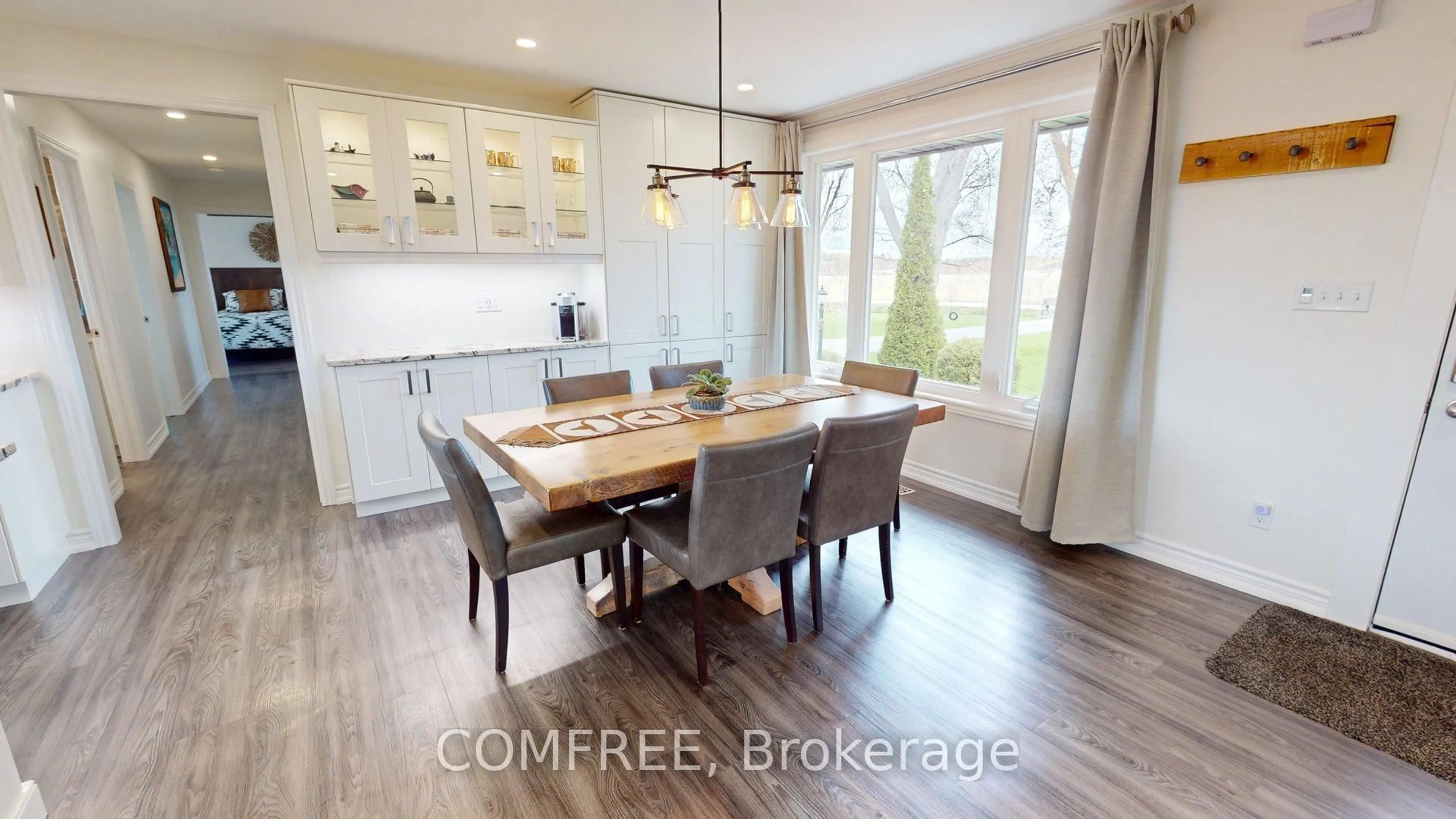 Open concept kitchen, wood/laminate floor for 15 Orkney Rd, Hamilton Ontario L0R 1T0