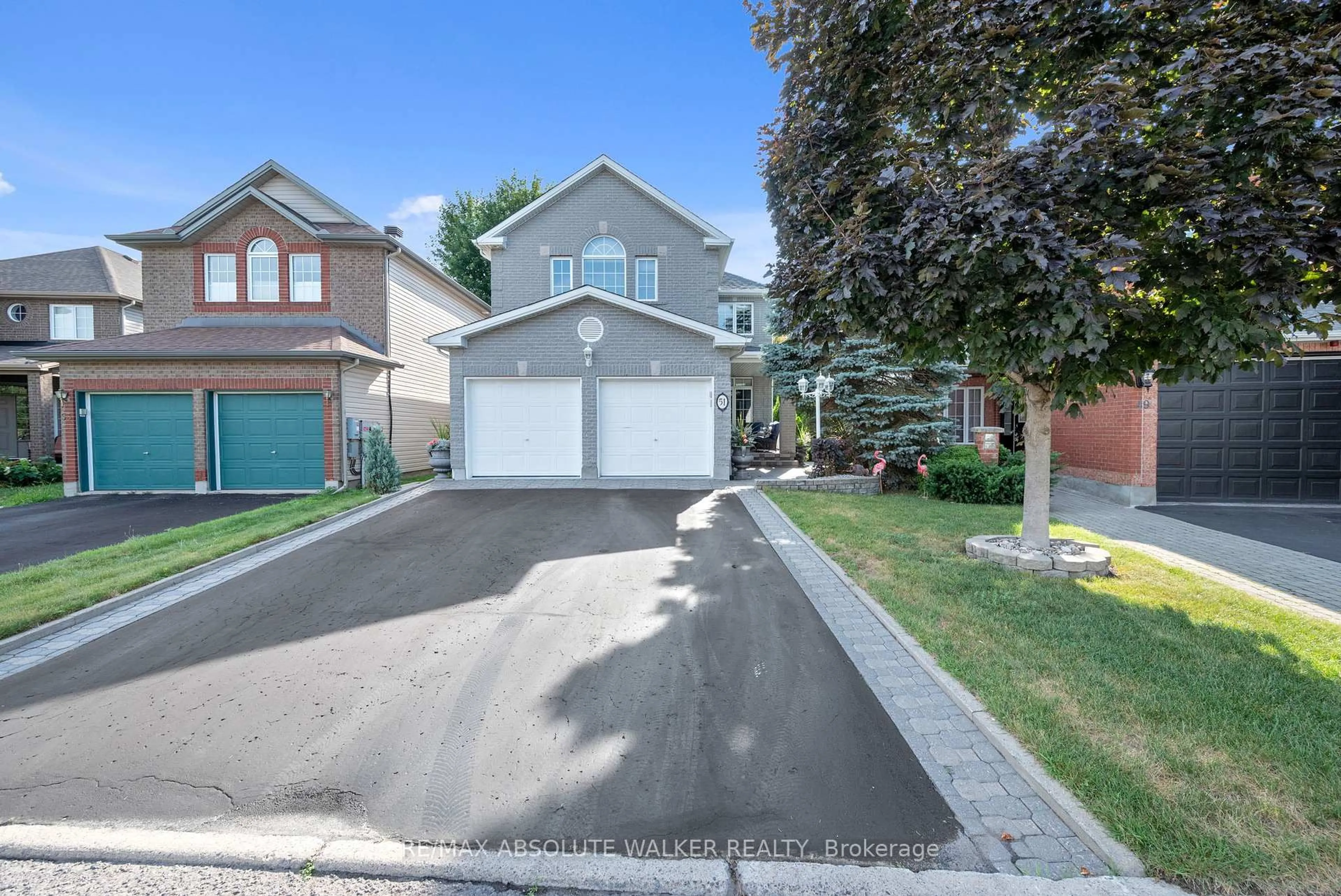 A pic from outside/outdoor area/front of a property/back of a property/a pic from drone, street for 51 Borealis Cres, Ottawa Ontario K1K 4T5