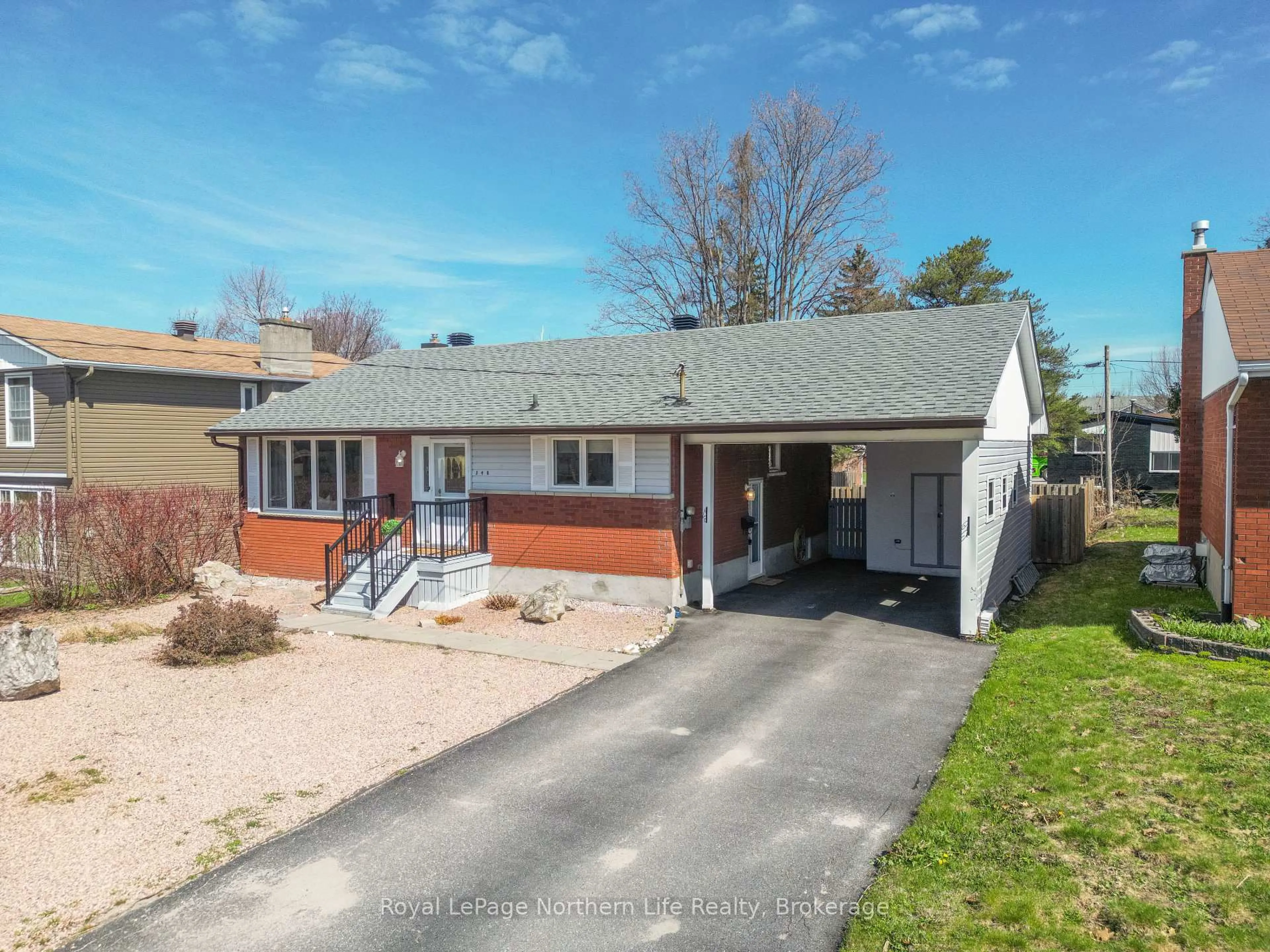 A pic from outside/outdoor area/front of a property/back of a property/a pic from drone, street for 348 Norwood Ave, North Bay Ontario P1B 5E4