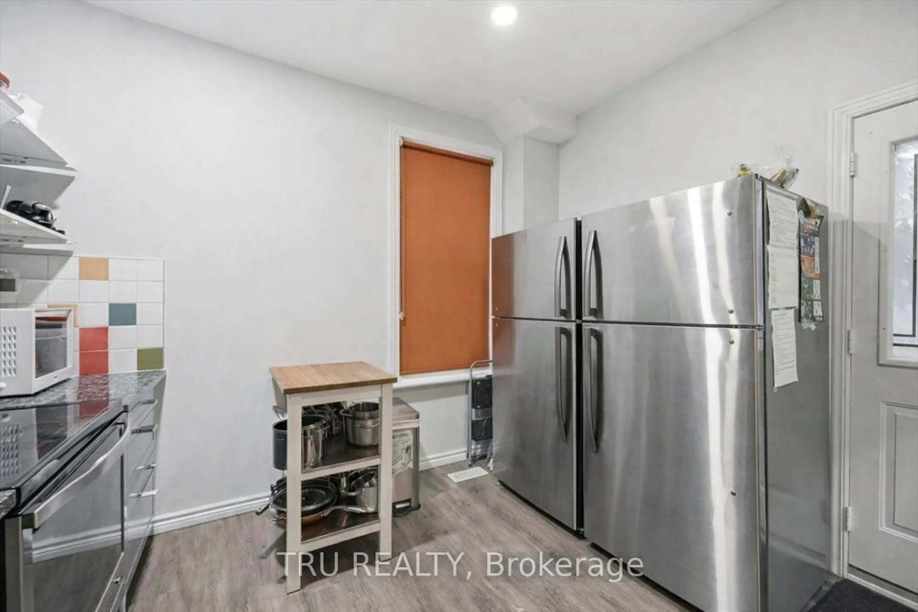 Unknown for 355 Cambridge St, Ottawa Ontario K1R 7B3