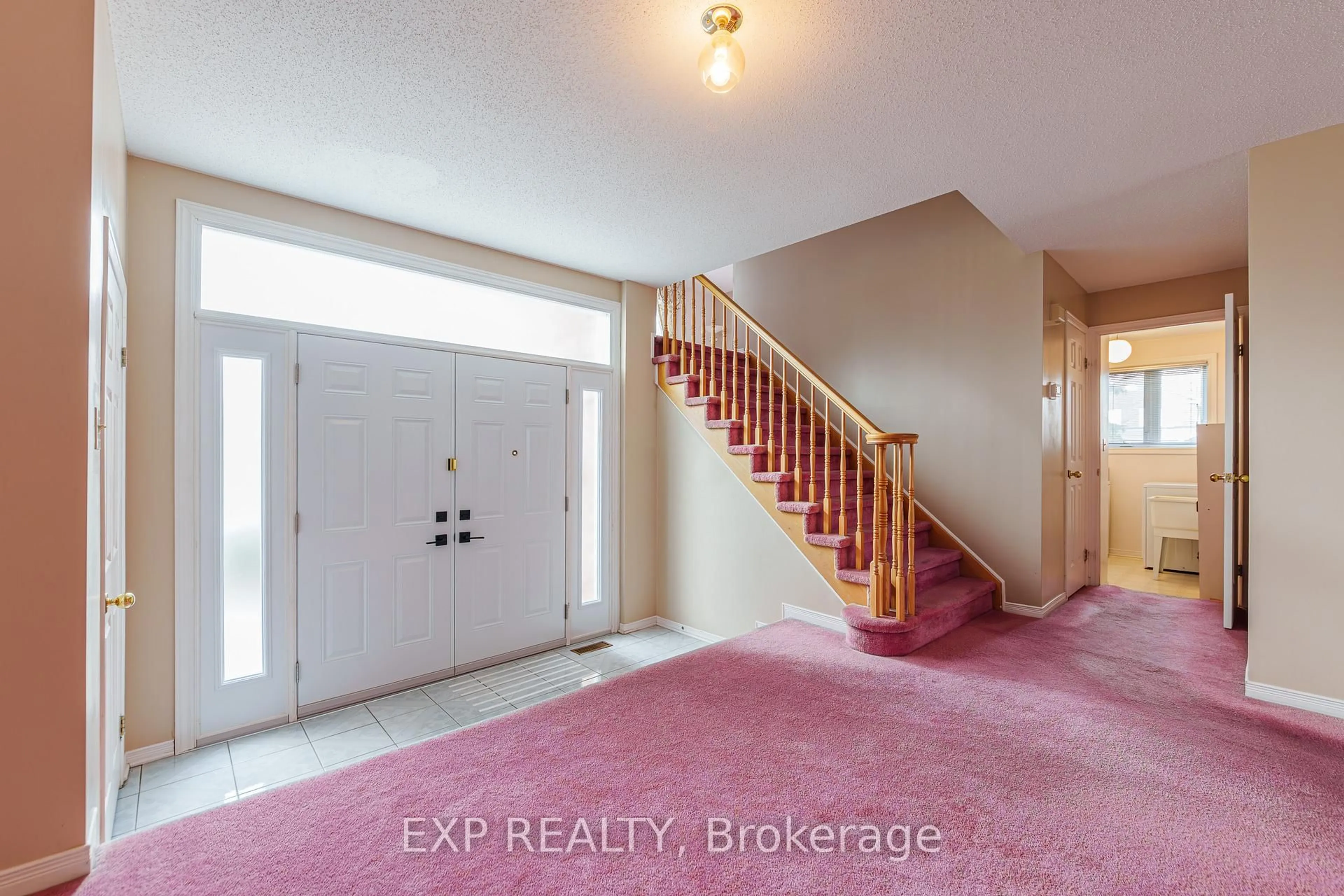 Indoor entryway for 1399 Cheverny Cres, Orleans Ontario K4A 3C2