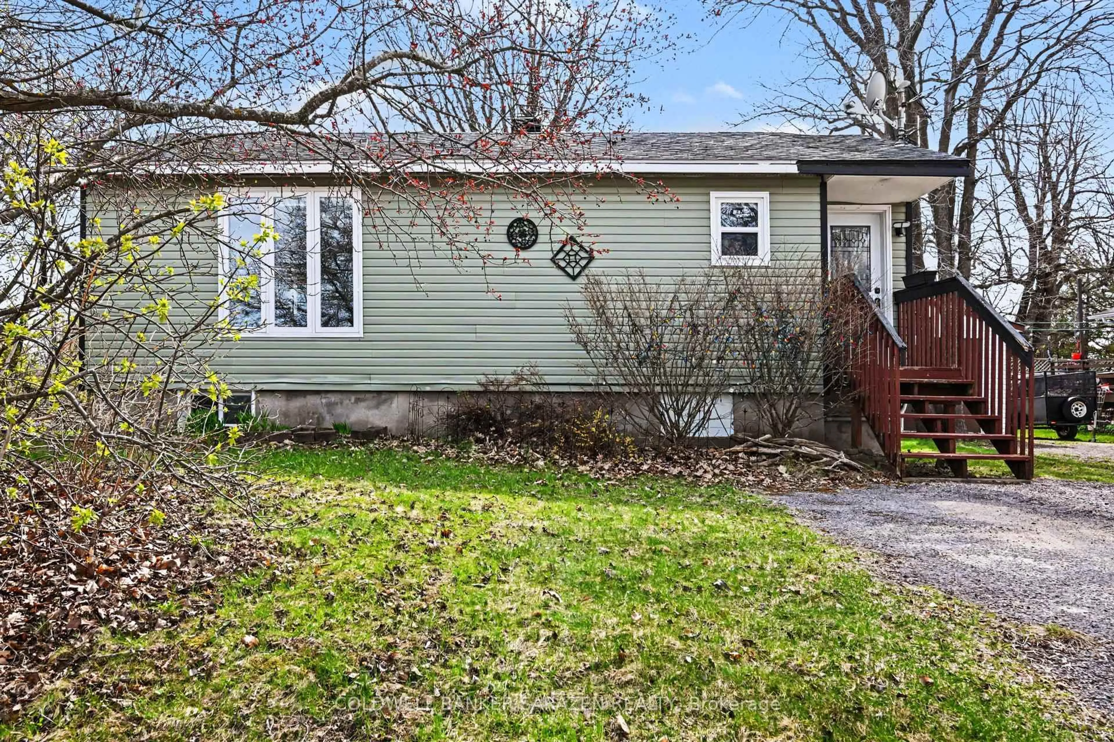 Home with vinyl exterior material, street for 32 Phillips St, Braeside Ontario K0A 1G0