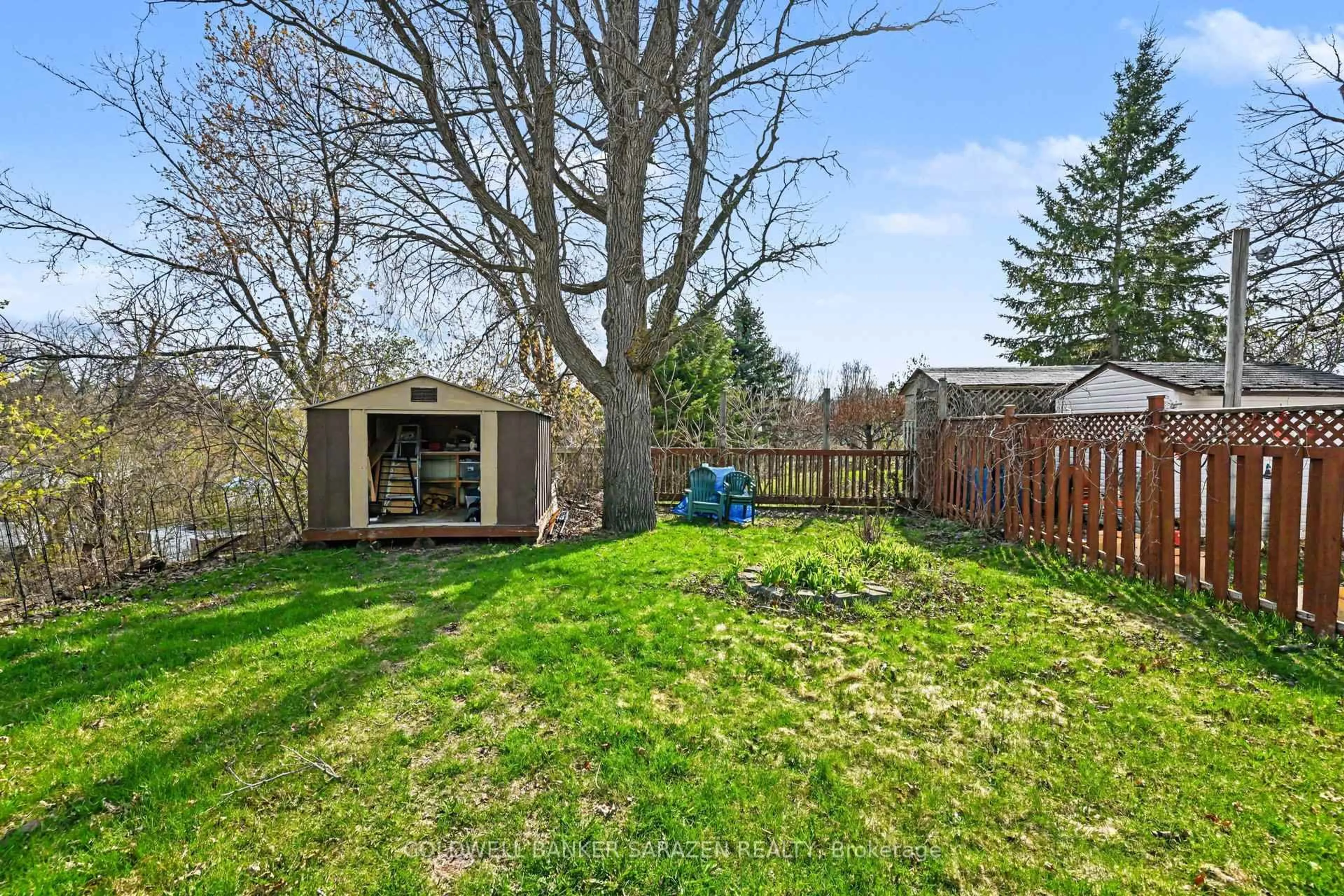 Patio, forest/trees view for 32 Phillips St, Braeside Ontario K0A 1G0