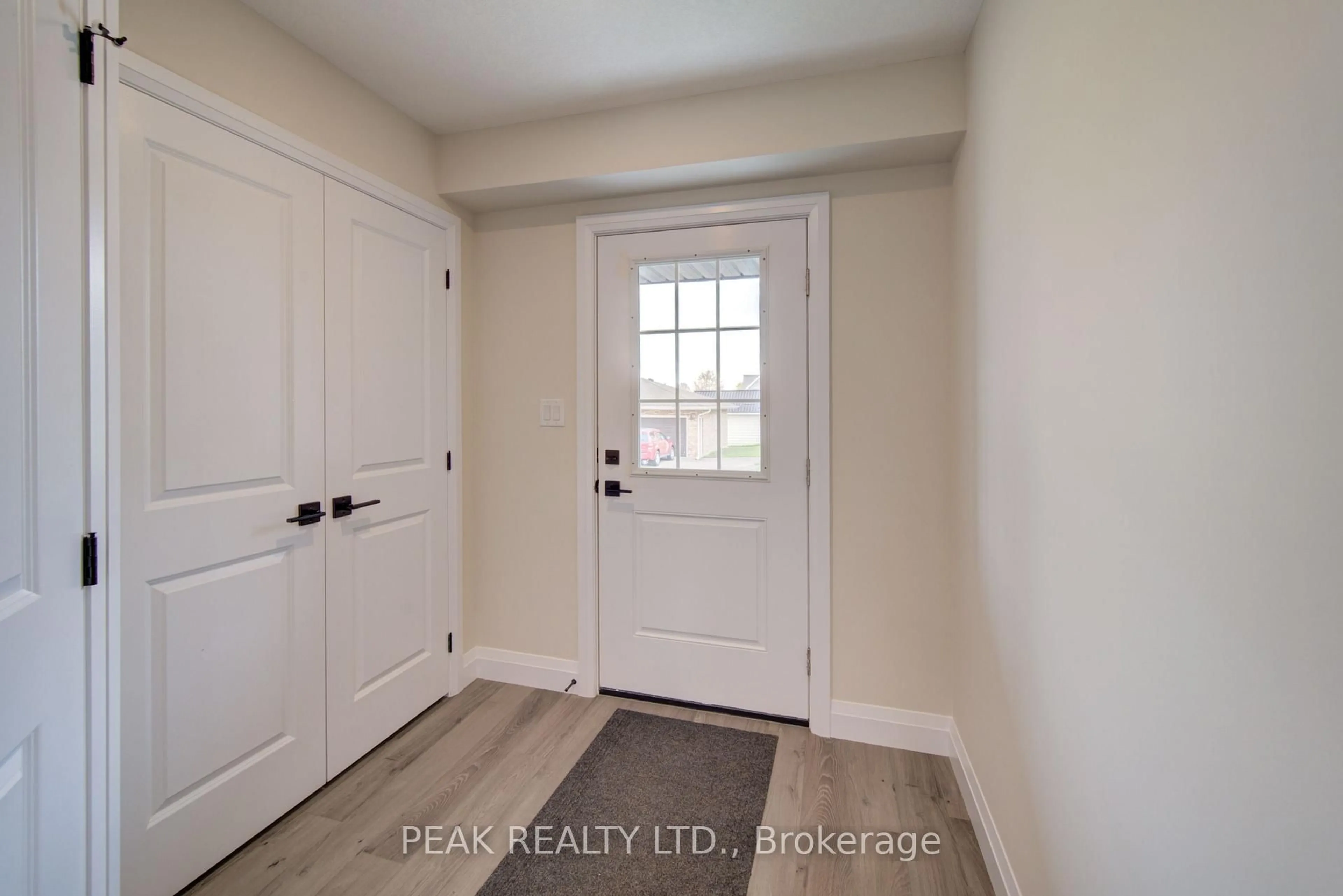 Indoor entryway for 723 Elma St, North Perth Ontario N4W 1W5