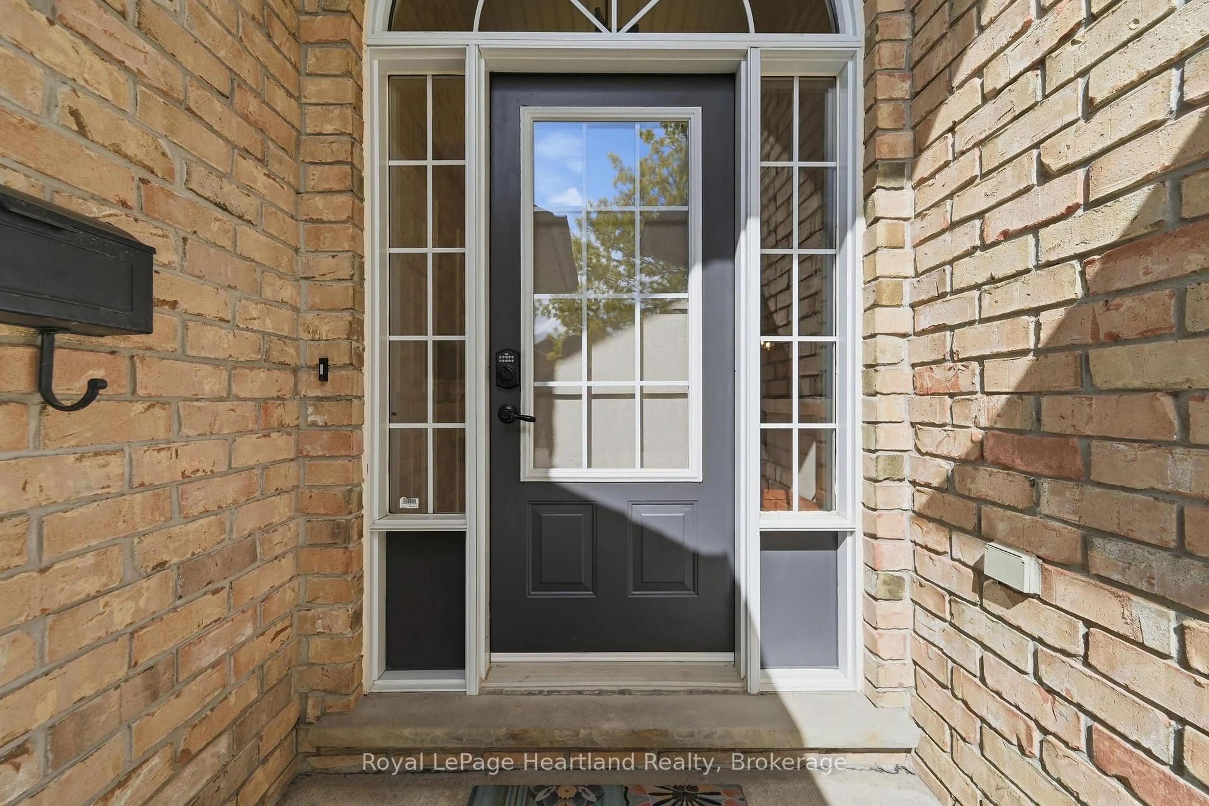 Indoor entryway for 3-59 Eagle Dr, Stratford Ontario N5A 7Z1