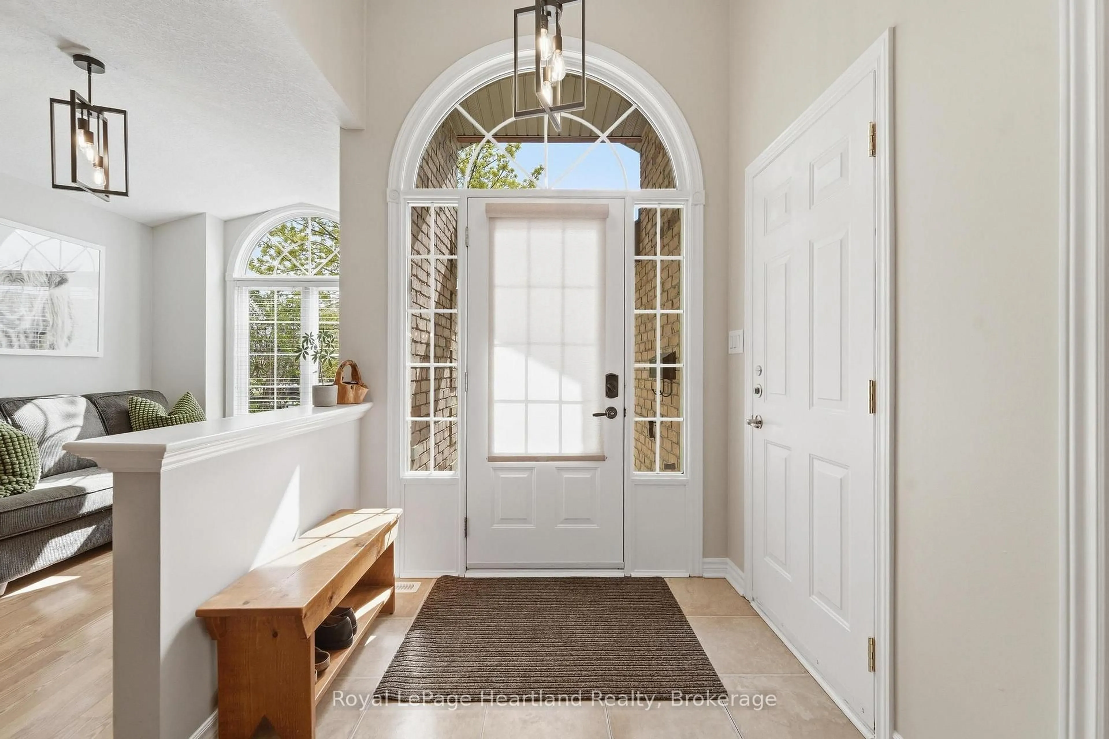 Indoor entryway for 3-59 Eagle Dr, Stratford Ontario N5A 7Z1