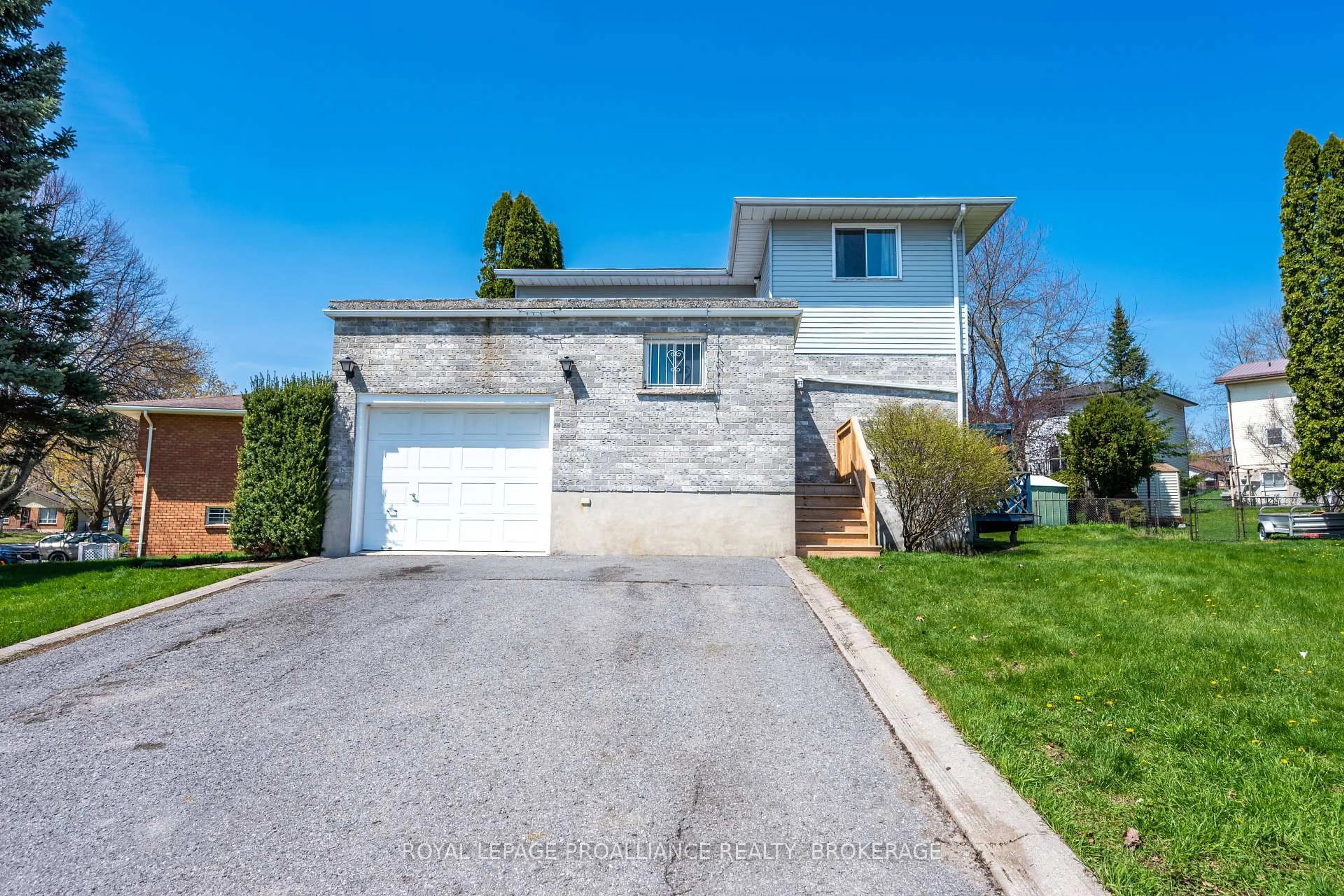 Home with brick exterior material, street for 139 Dauphin Ave, Kingston Ontario K7K 6W3