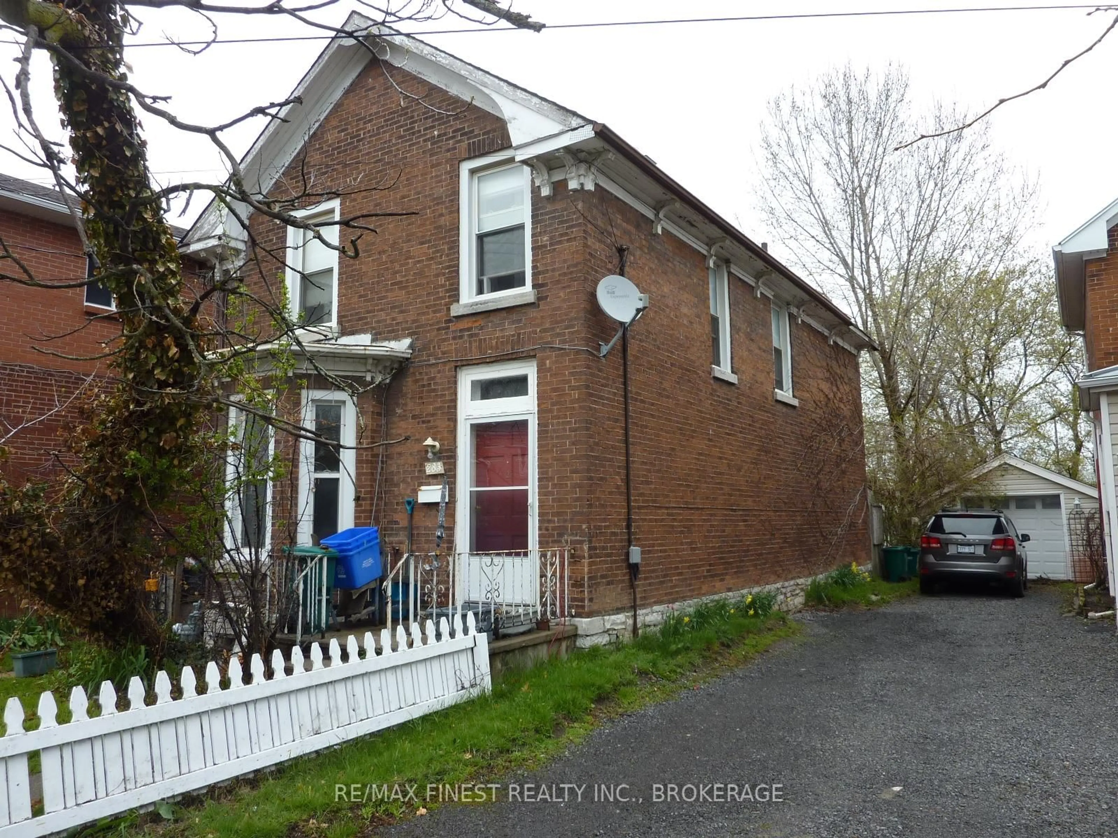 Unknown for 283 Montreal St, Kingston Ontario K7K 3G9