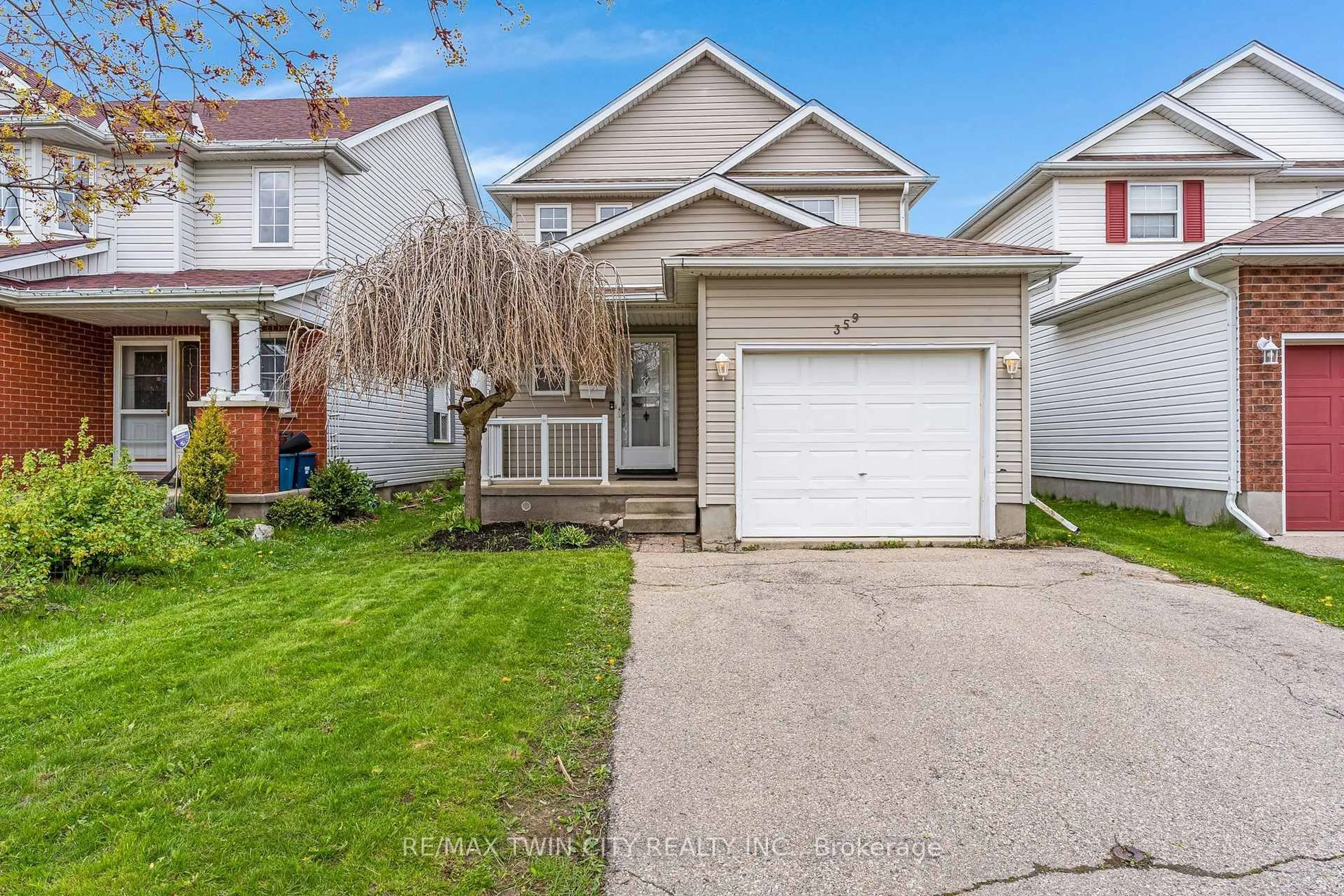 Home with vinyl exterior material, street for 359 Highbrook Cres, Kitchener Ontario N2E 3P5
