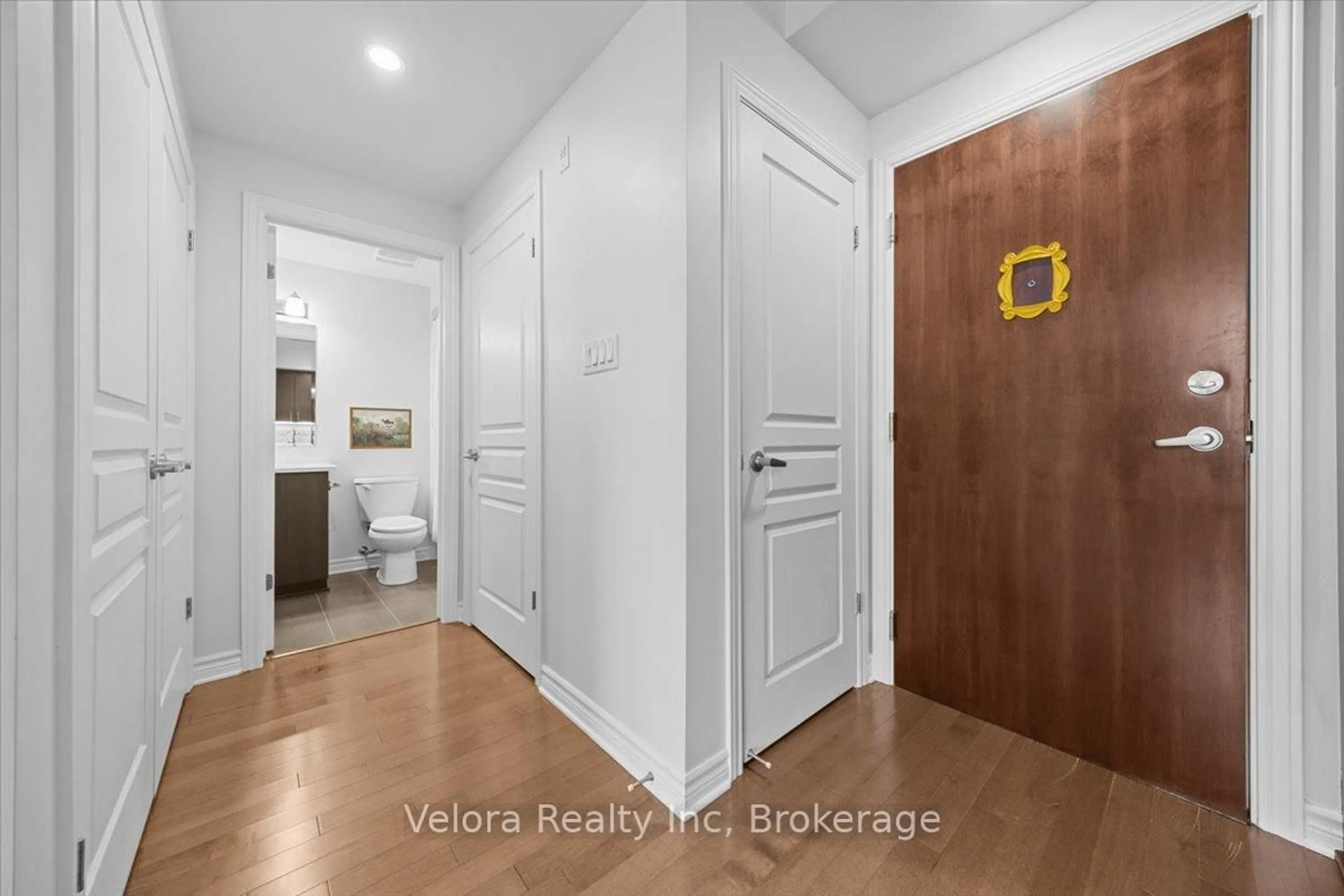 Indoor entryway for 705 Beauparc Private #303, Ottawa Ontario K1J 0B6