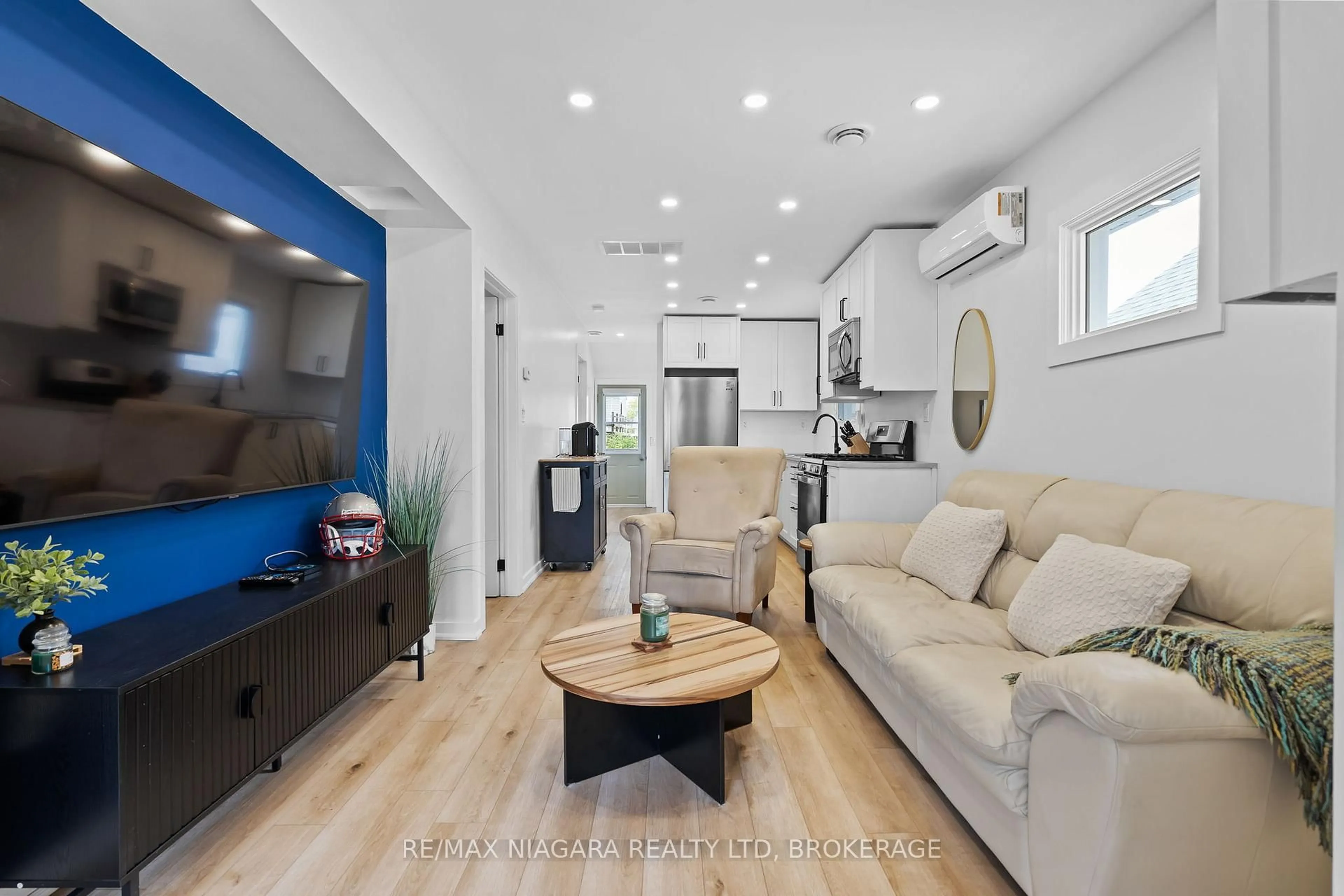 Living room with furniture, unknown for 656 Steele St, Port Colborne Ontario L3K 4Y9