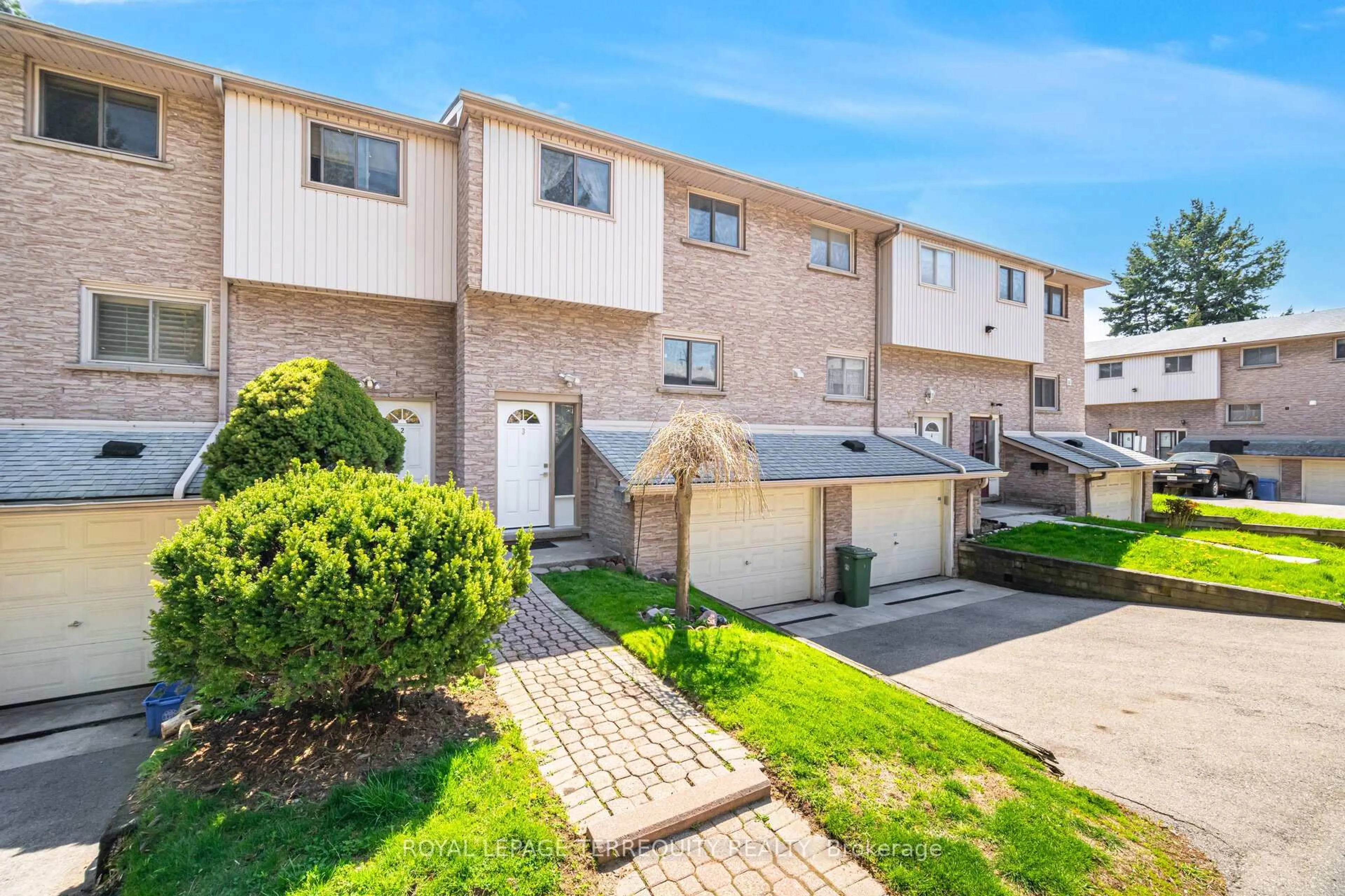 Unknown for 325 Mary St #3, Hamilton Ontario L8L 8A2