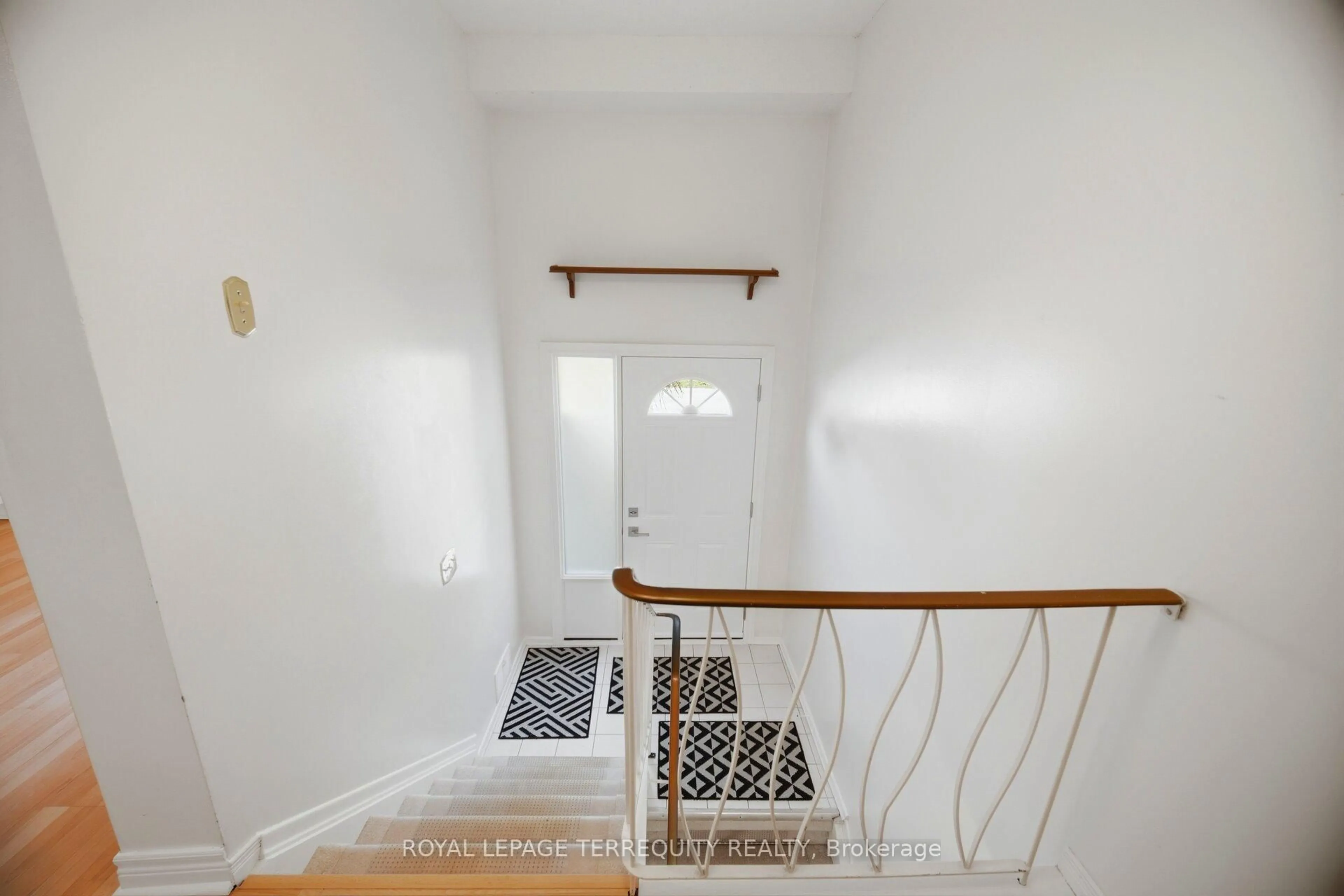 Unknown for 325 Mary St #3, Hamilton Ontario L8L 8A2
