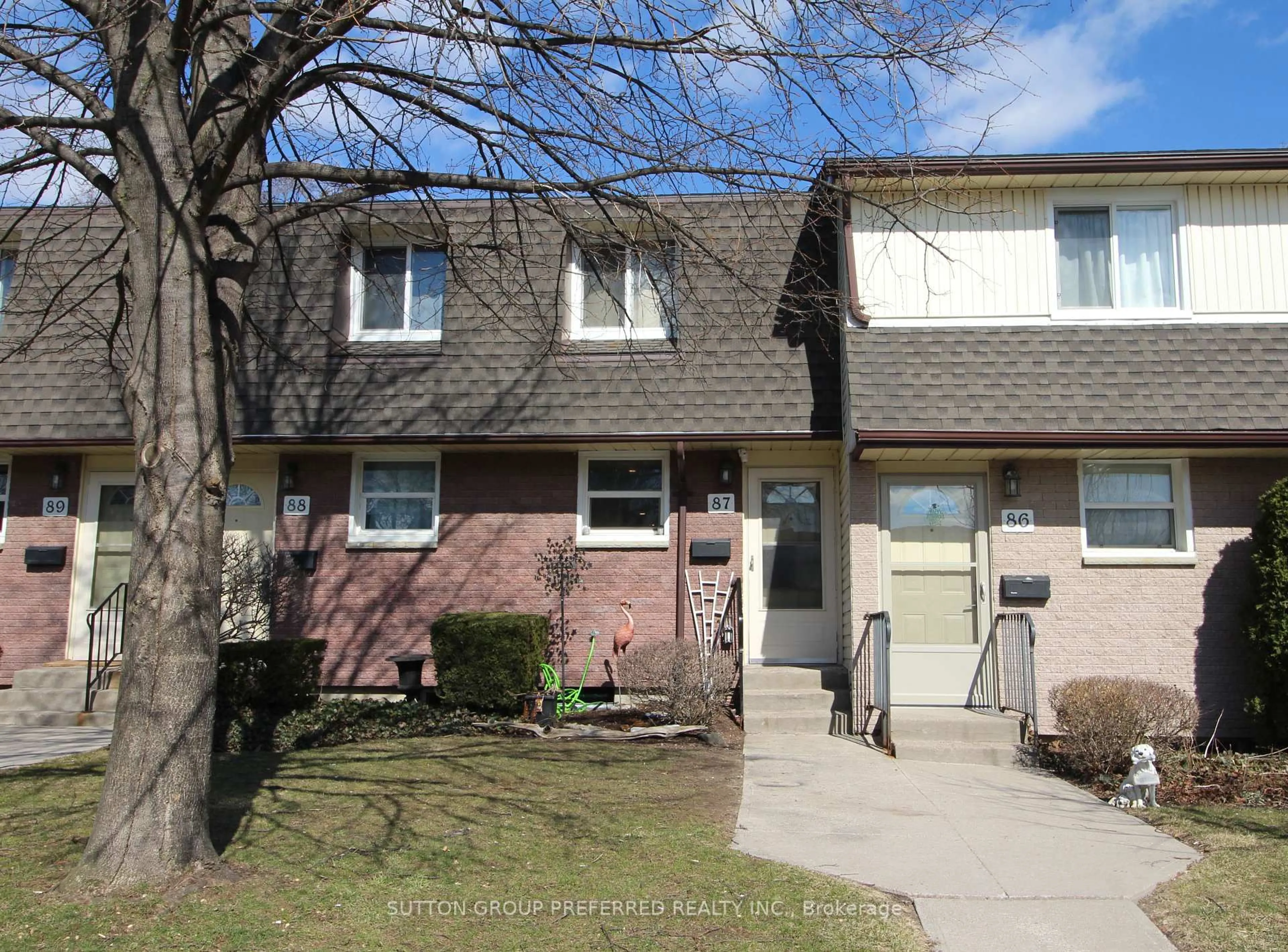 Home with vinyl exterior material, street for 1919 Trafalgar St #87, London East Ontario N5V 1A1