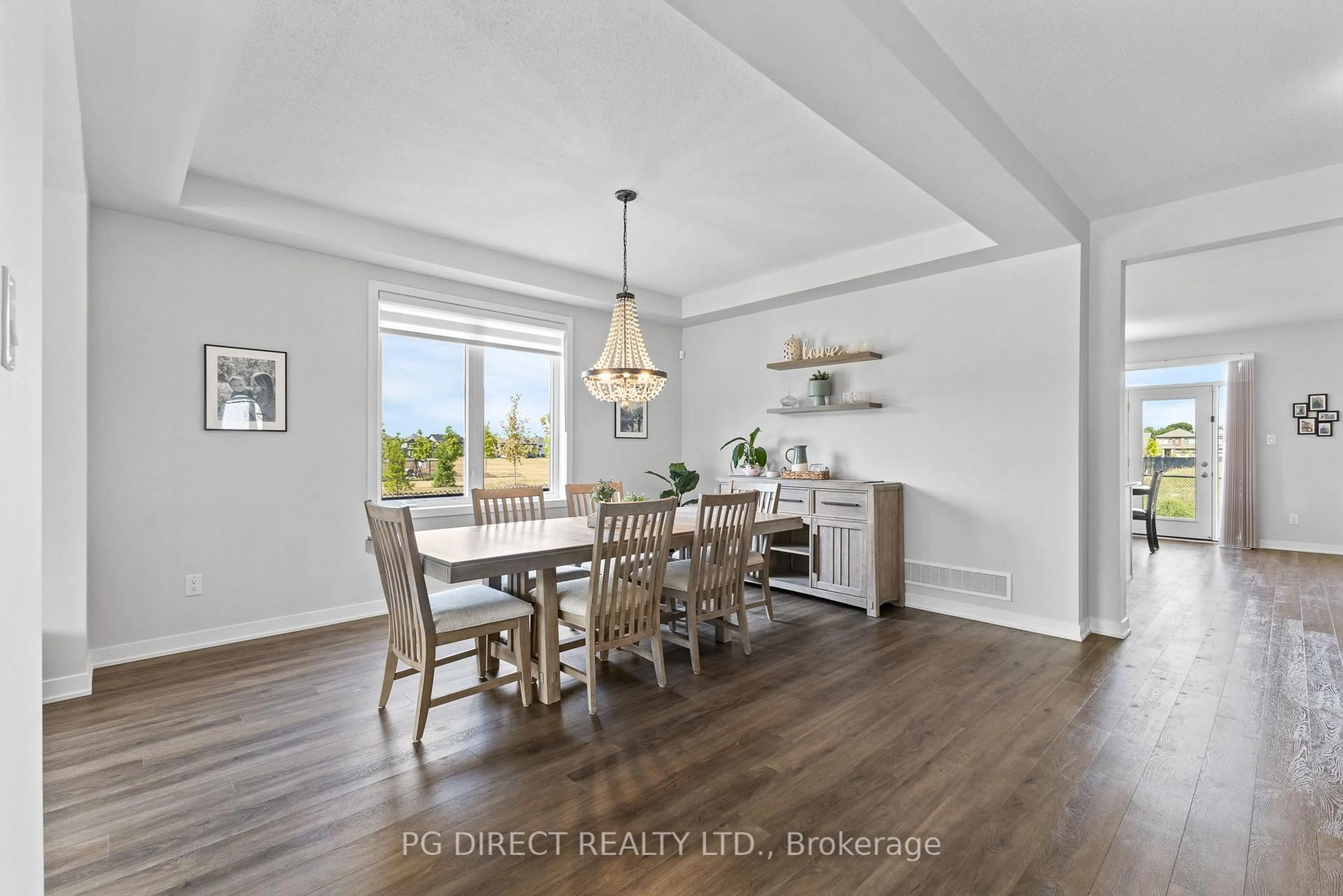Dining room, wood/laminate floor for 119 Green Ash Ave, Richmond Ontario K0A 2Z0