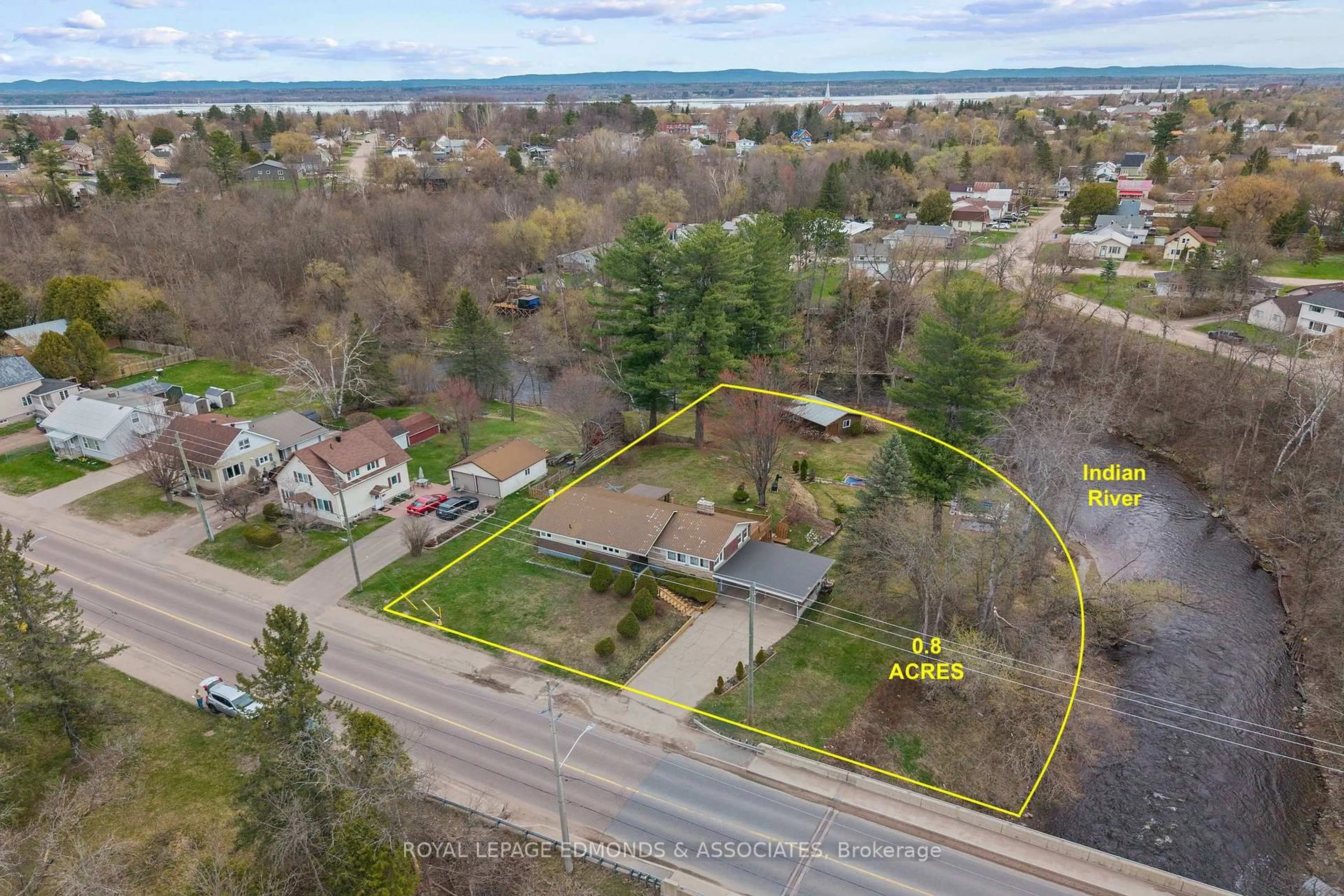 A pic from outside/outdoor area/front of a property/back of a property/a pic from drone, street for 499 Boundary Rd, Pembroke Ontario K8A 6L7