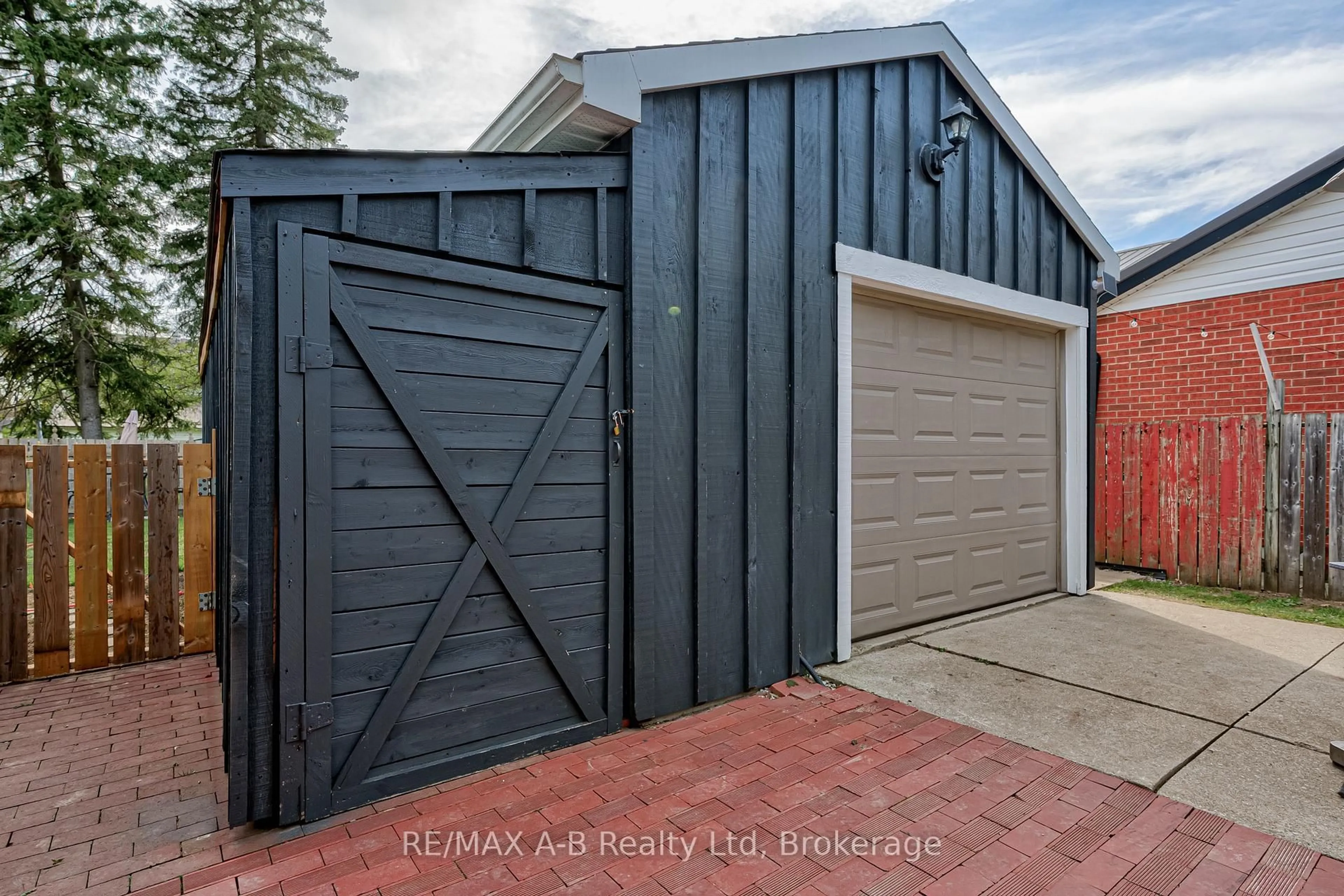 Shed for 40 Blenheim St, West Perth Ontario N0K 1N0